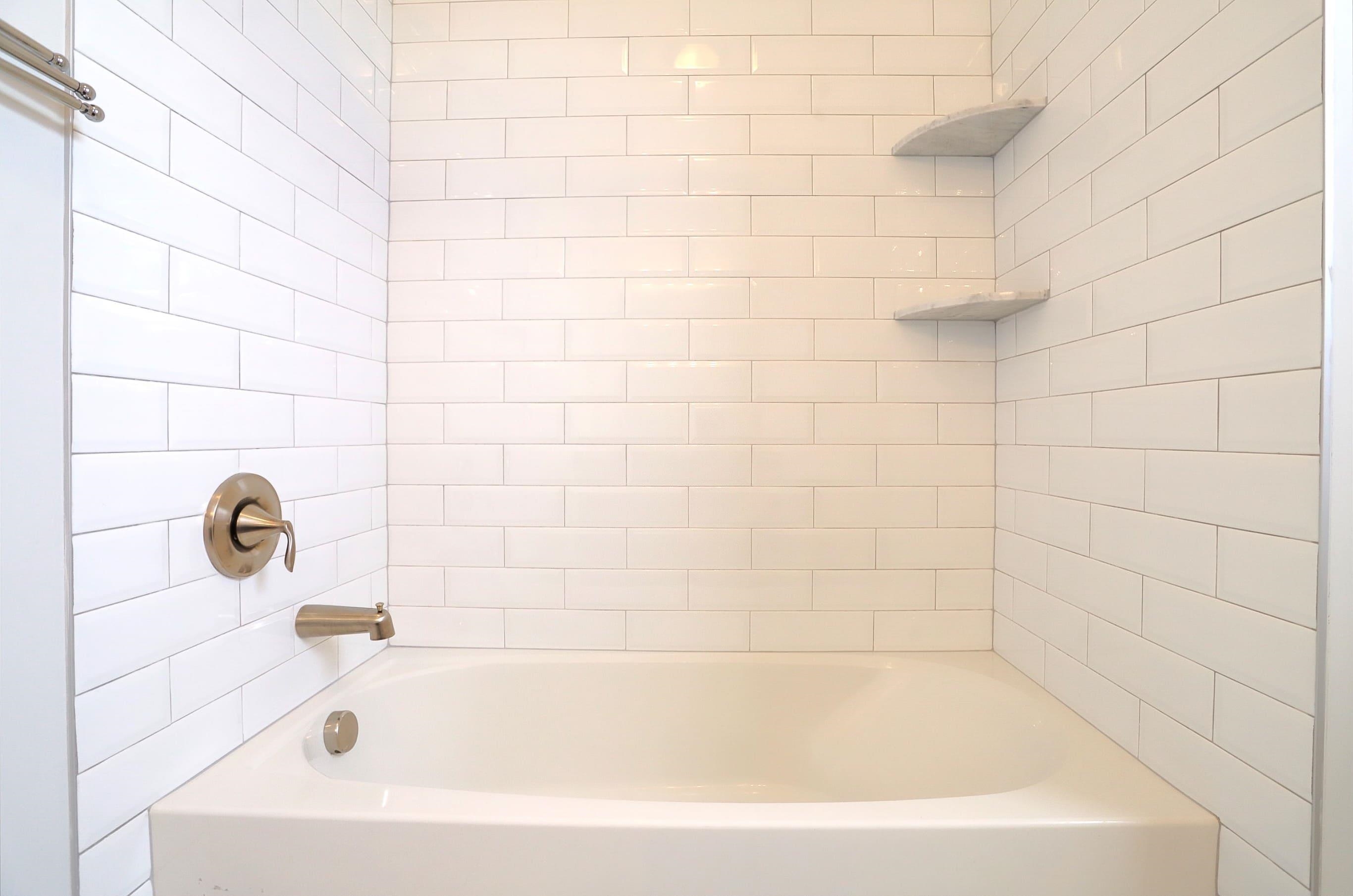 1901 SUMMIT AVE Unit: 207