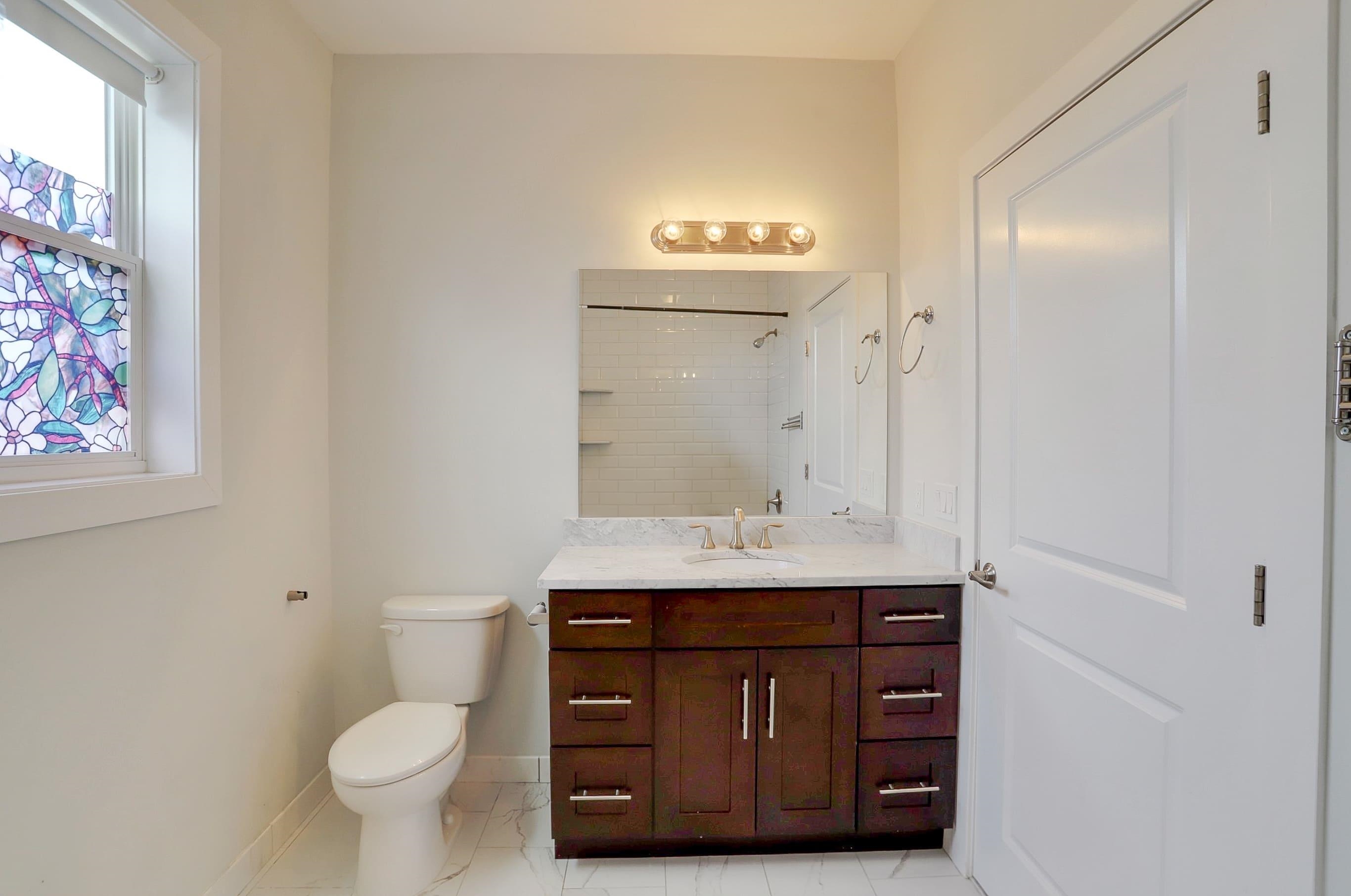 1901 SUMMIT AVE Unit: 207