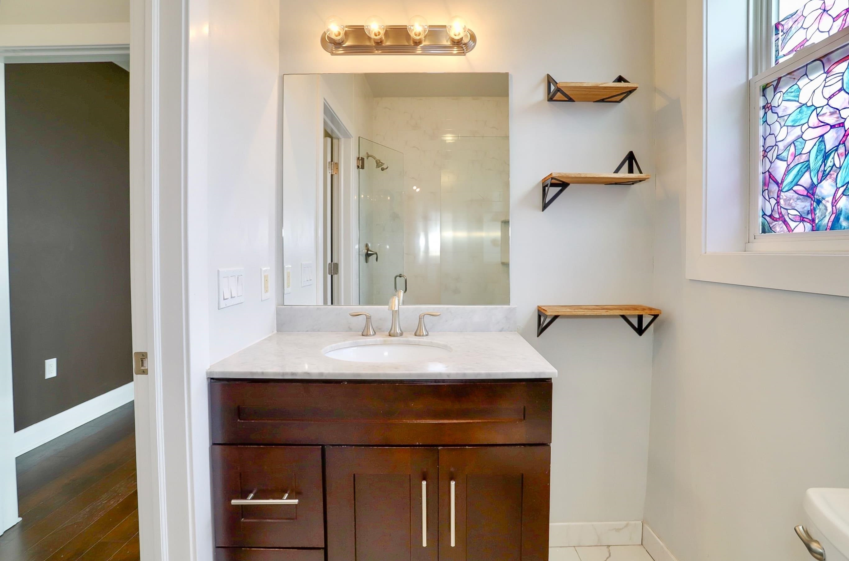 1901 SUMMIT AVE Unit: 207