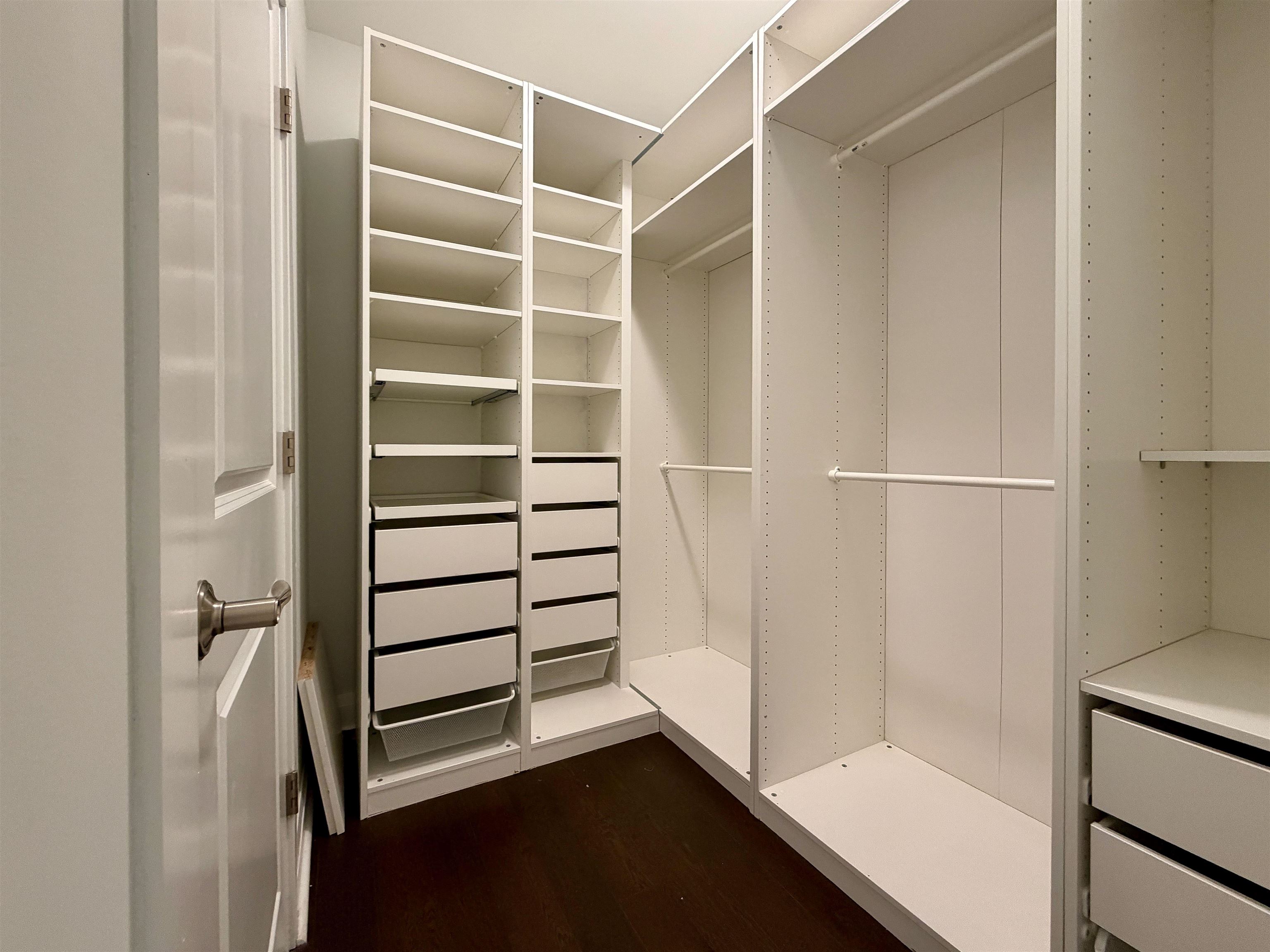 1901 SUMMIT AVE Unit: 207