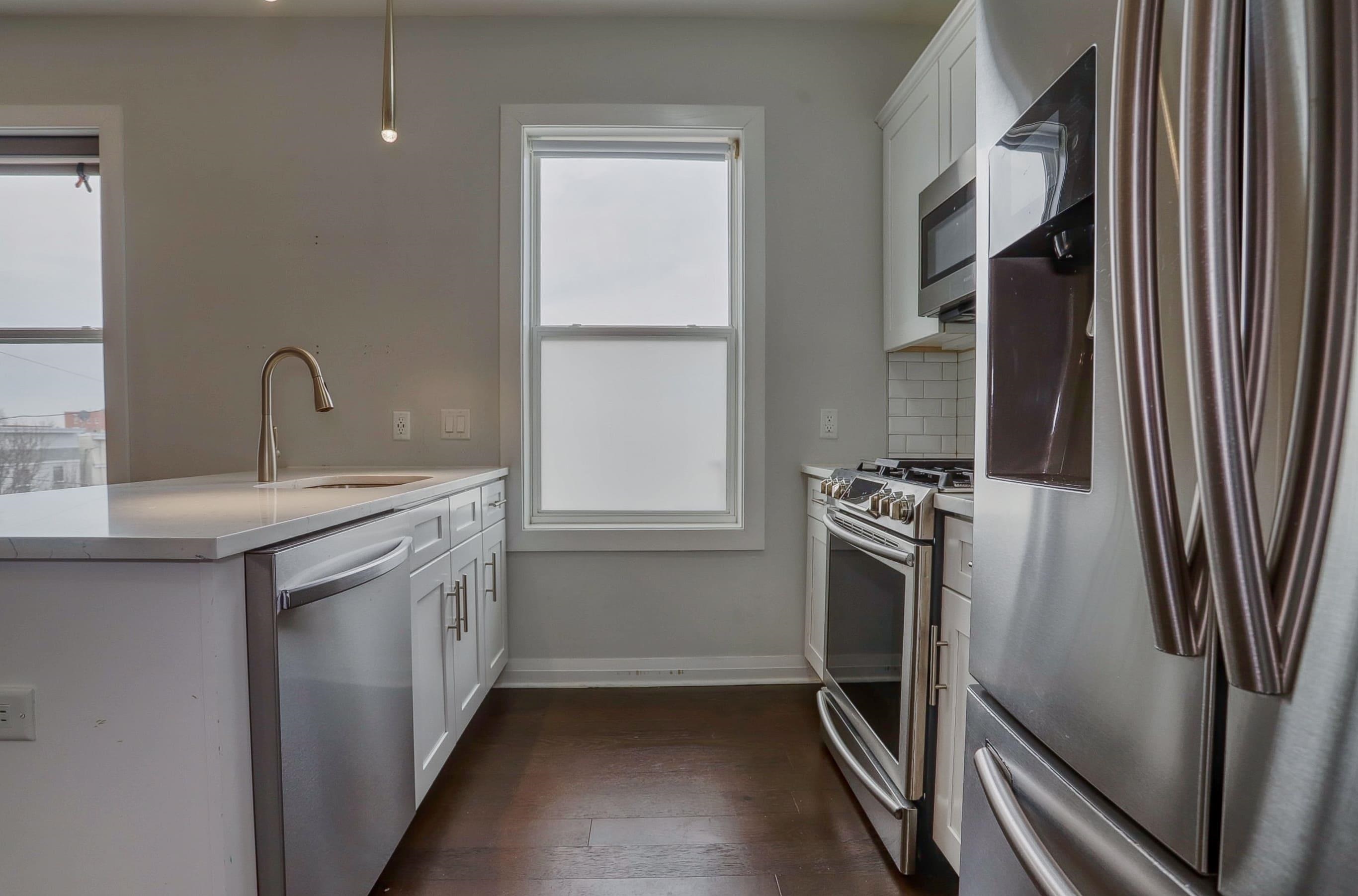1901 SUMMIT AVE Unit: 207