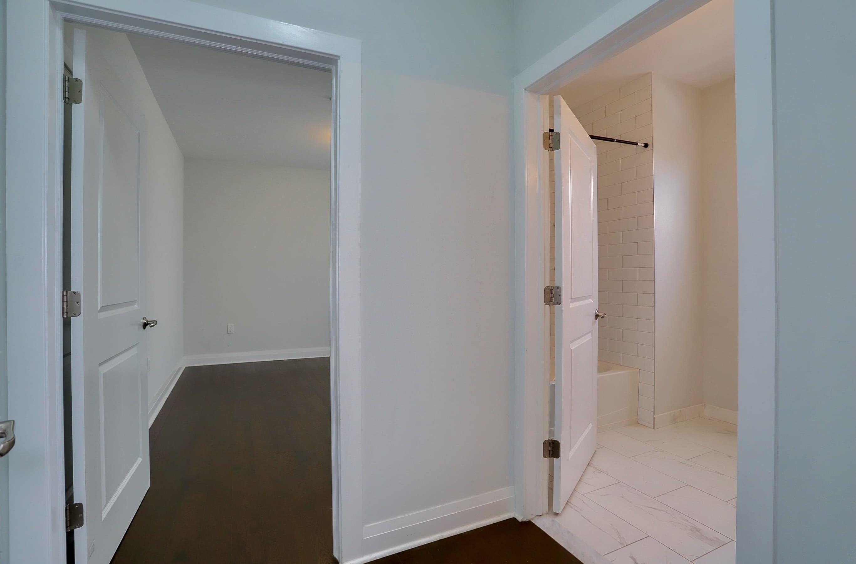 1901 SUMMIT AVE Unit: 207