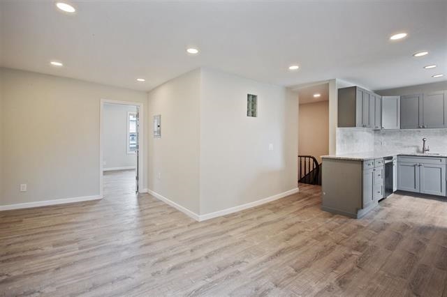 267 GRIFFITH ST Unit: 2