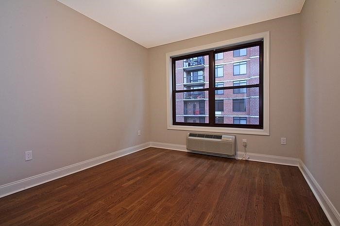 100 MARSHALL ST Unit: 302