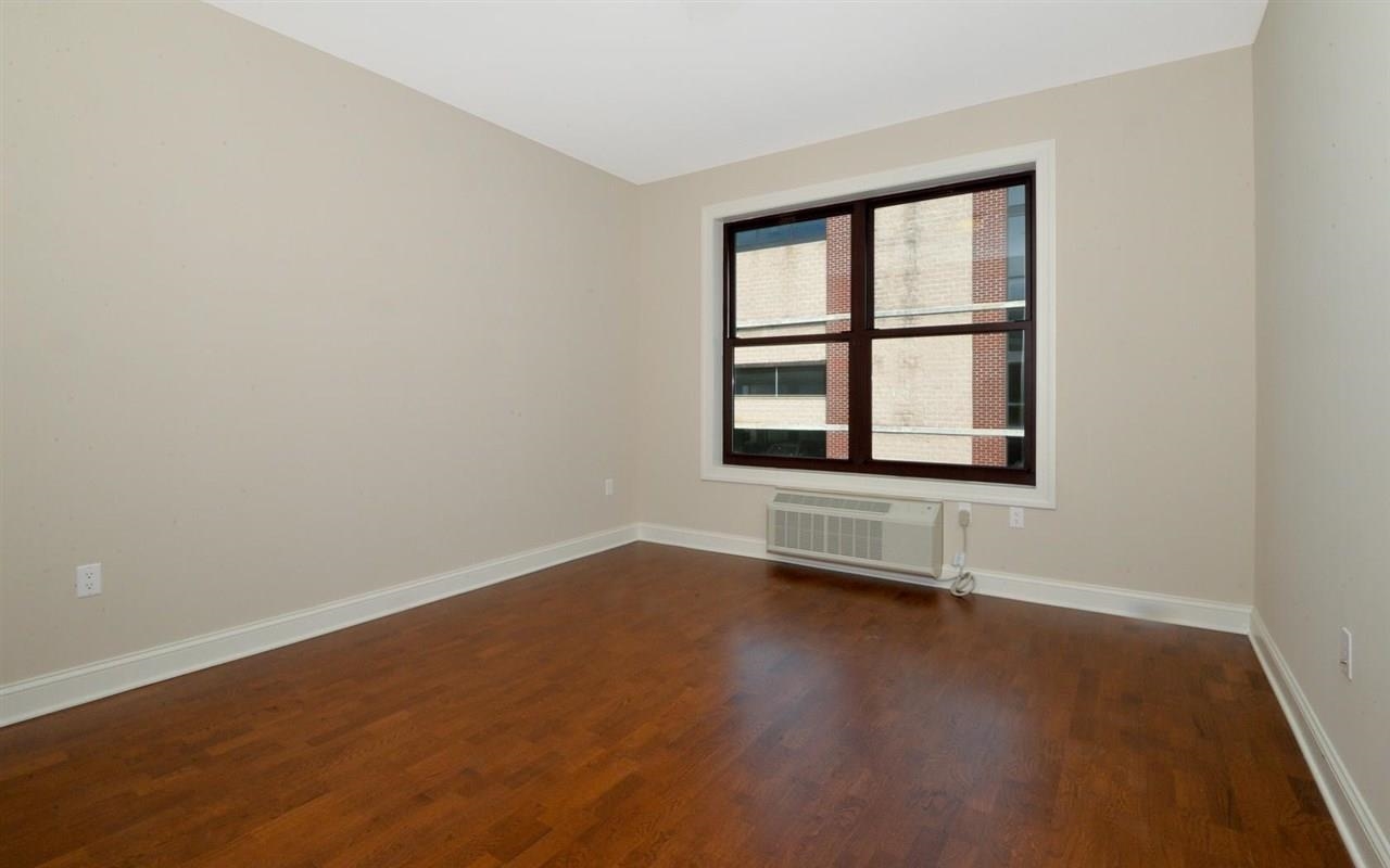 100 MARSHALL ST Unit: 217