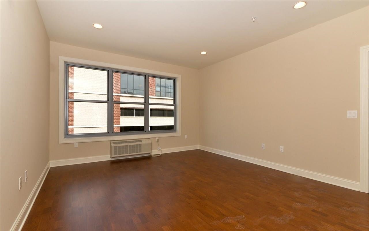 100 MARSHALL ST Unit: 217