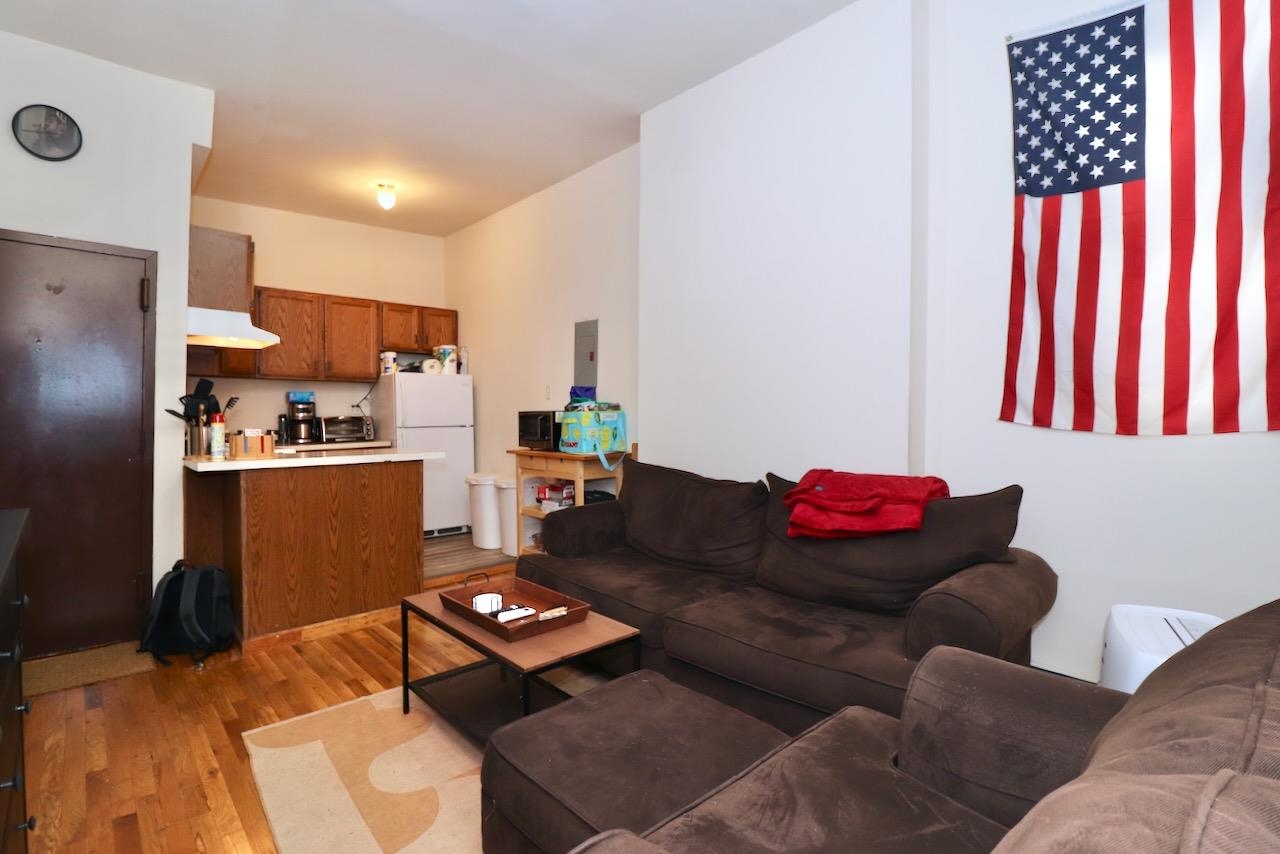 415 1ST ST Unit: 2R