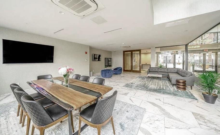 700 1ST ST Unit: 11v