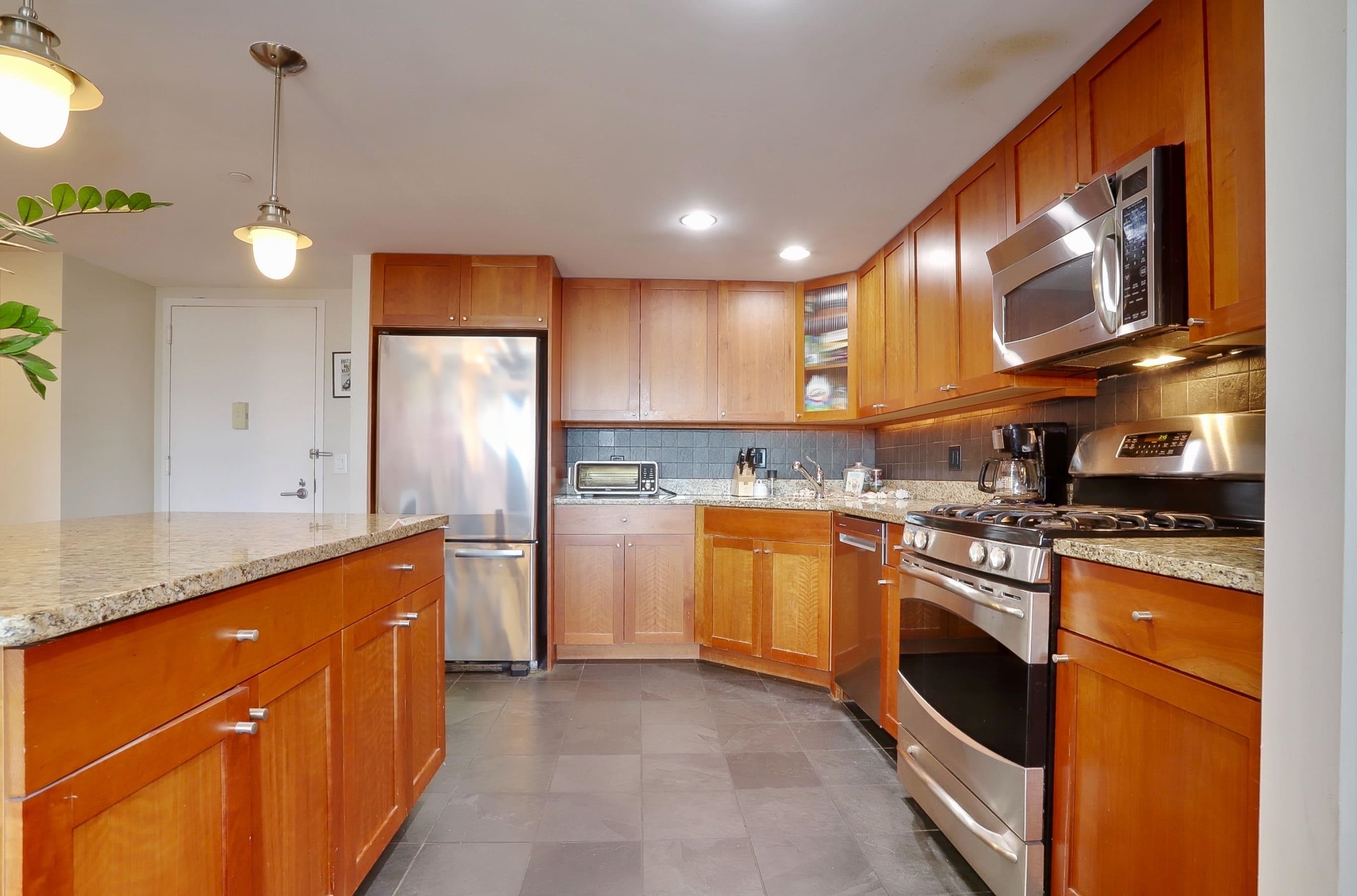 700 GROVE ST Unit: 10L