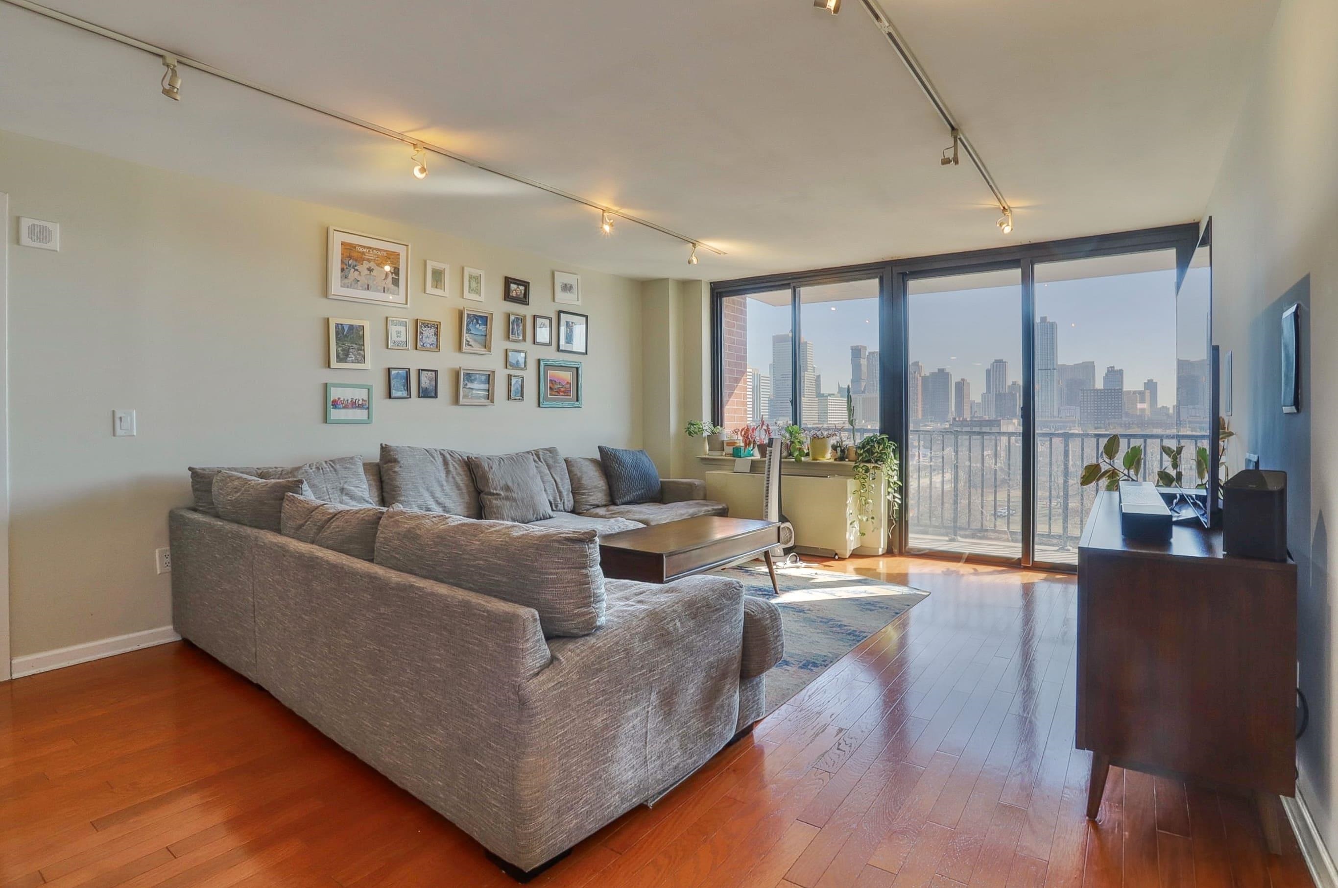 700 GROVE ST Unit: 10L