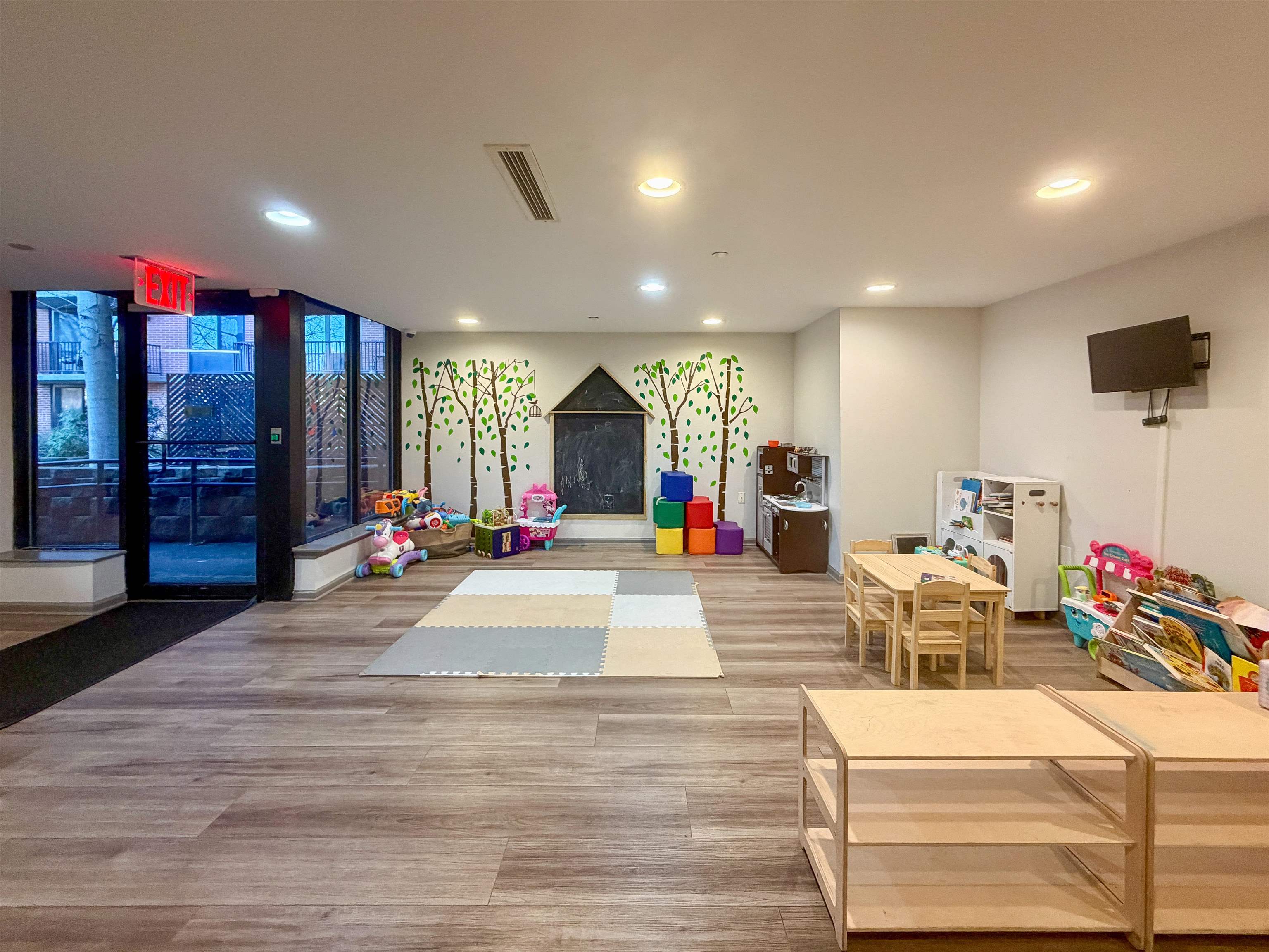 700 GROVE ST Unit: 10L