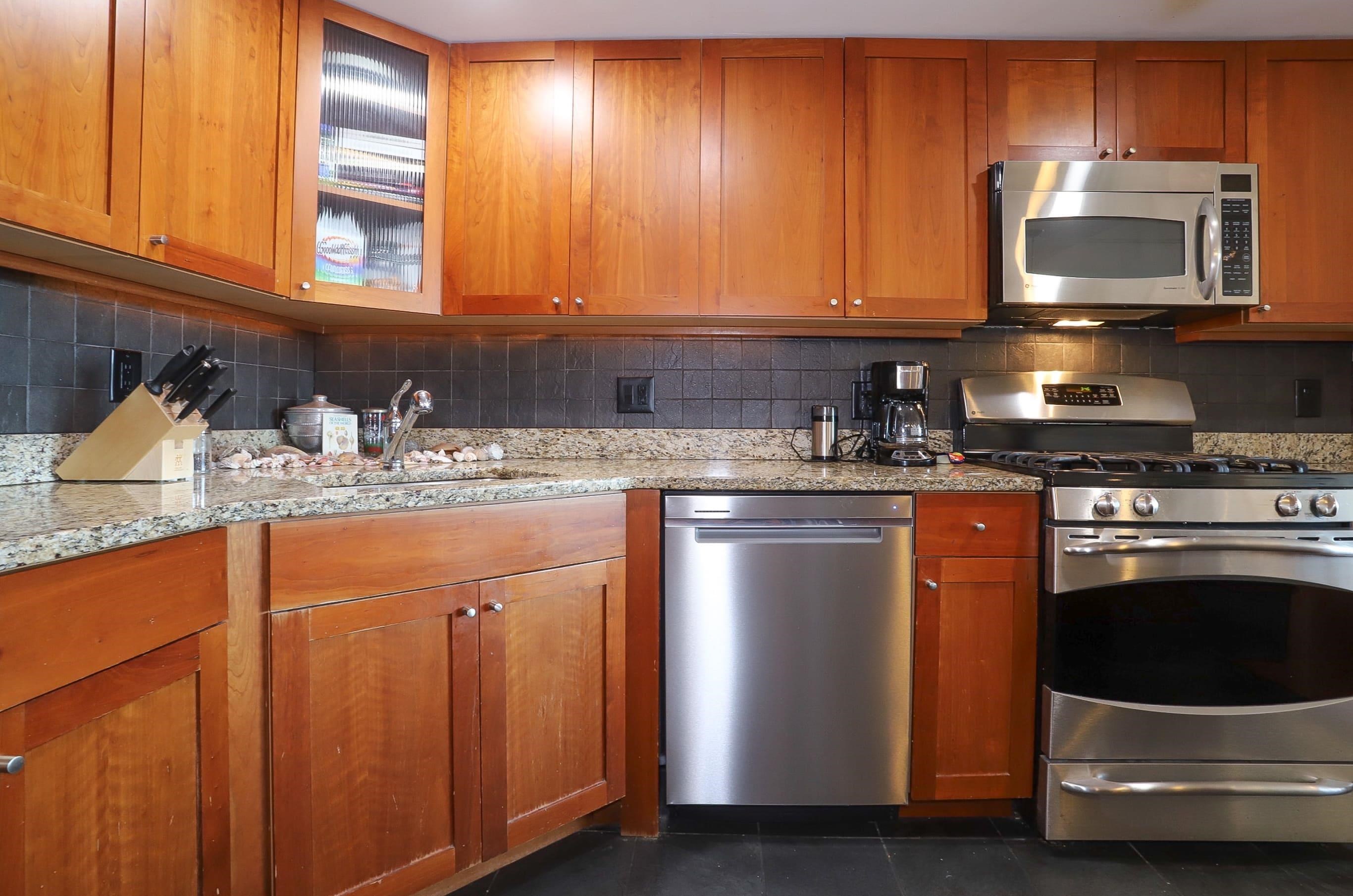 700 GROVE ST Unit: 10L