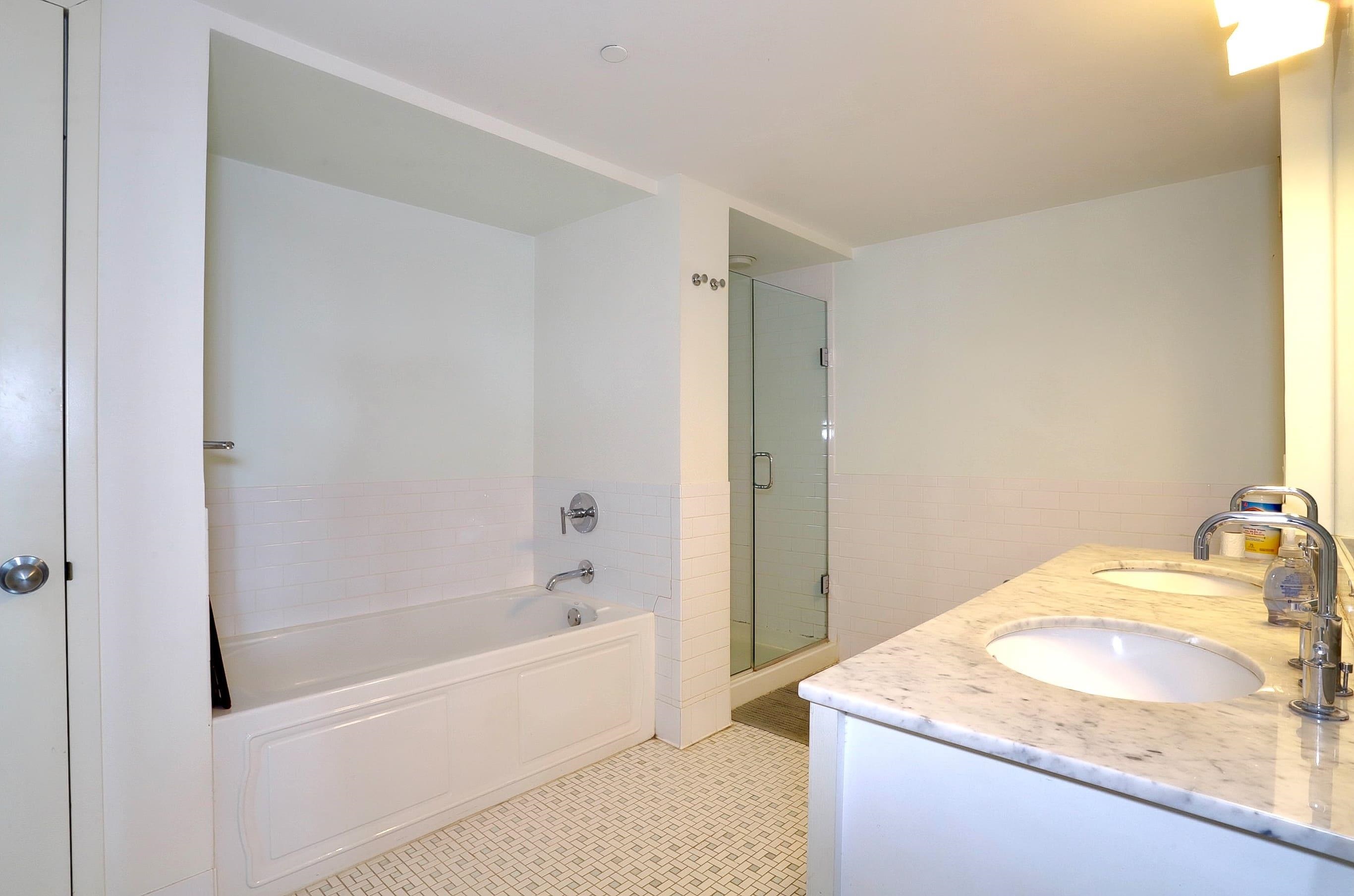 700 GROVE ST Unit: 10L