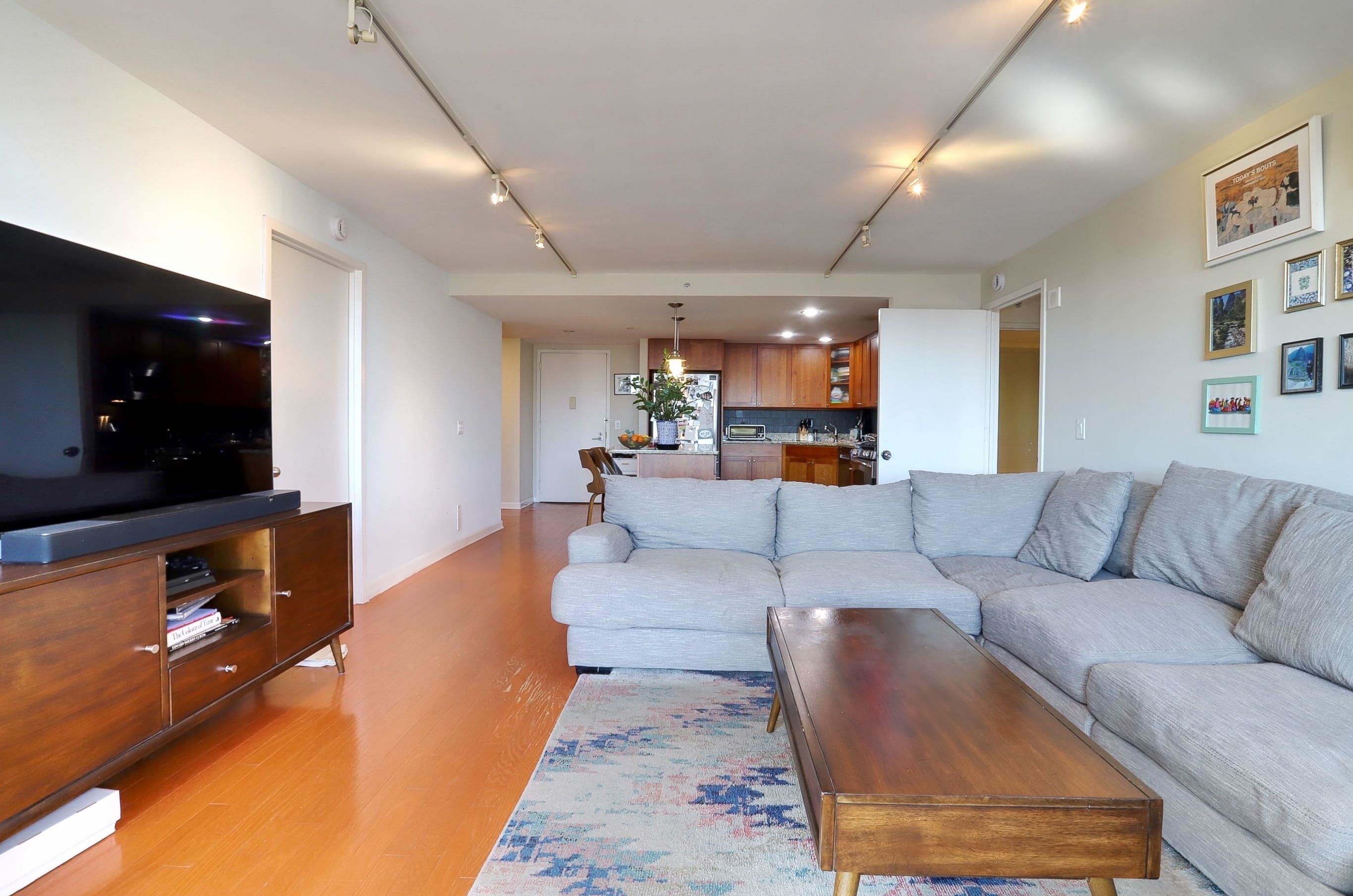 700 GROVE ST Unit: 10L