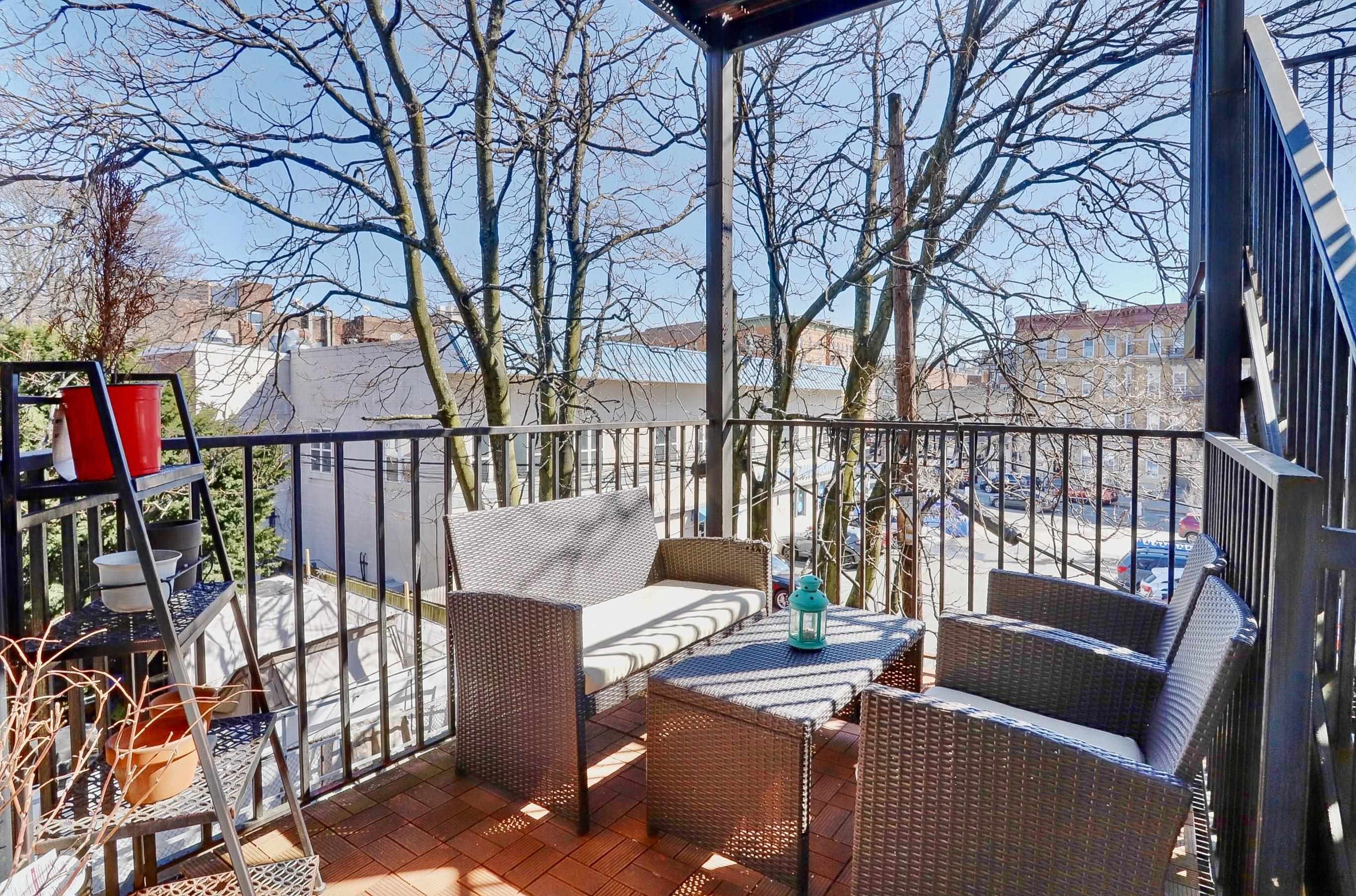 4508 BROWN ST Unit: 2L