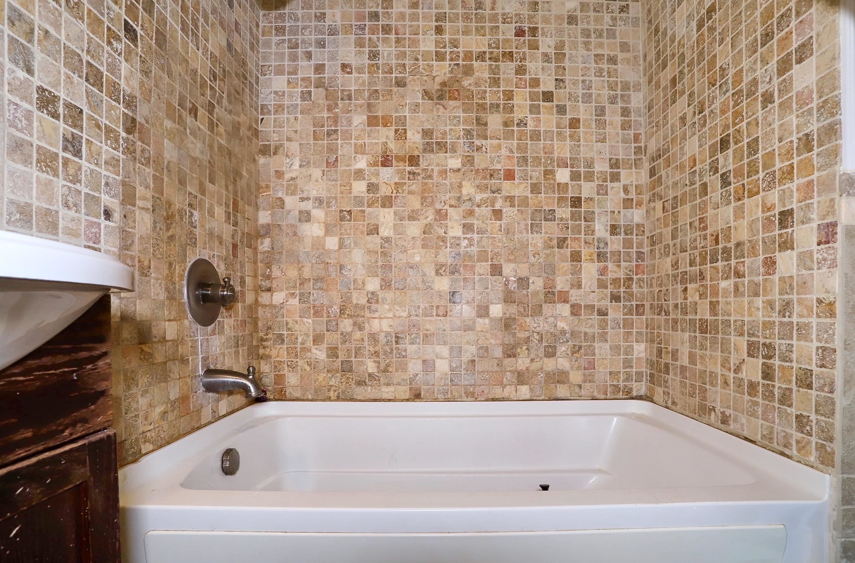 4508 BROWN ST Unit: 2L