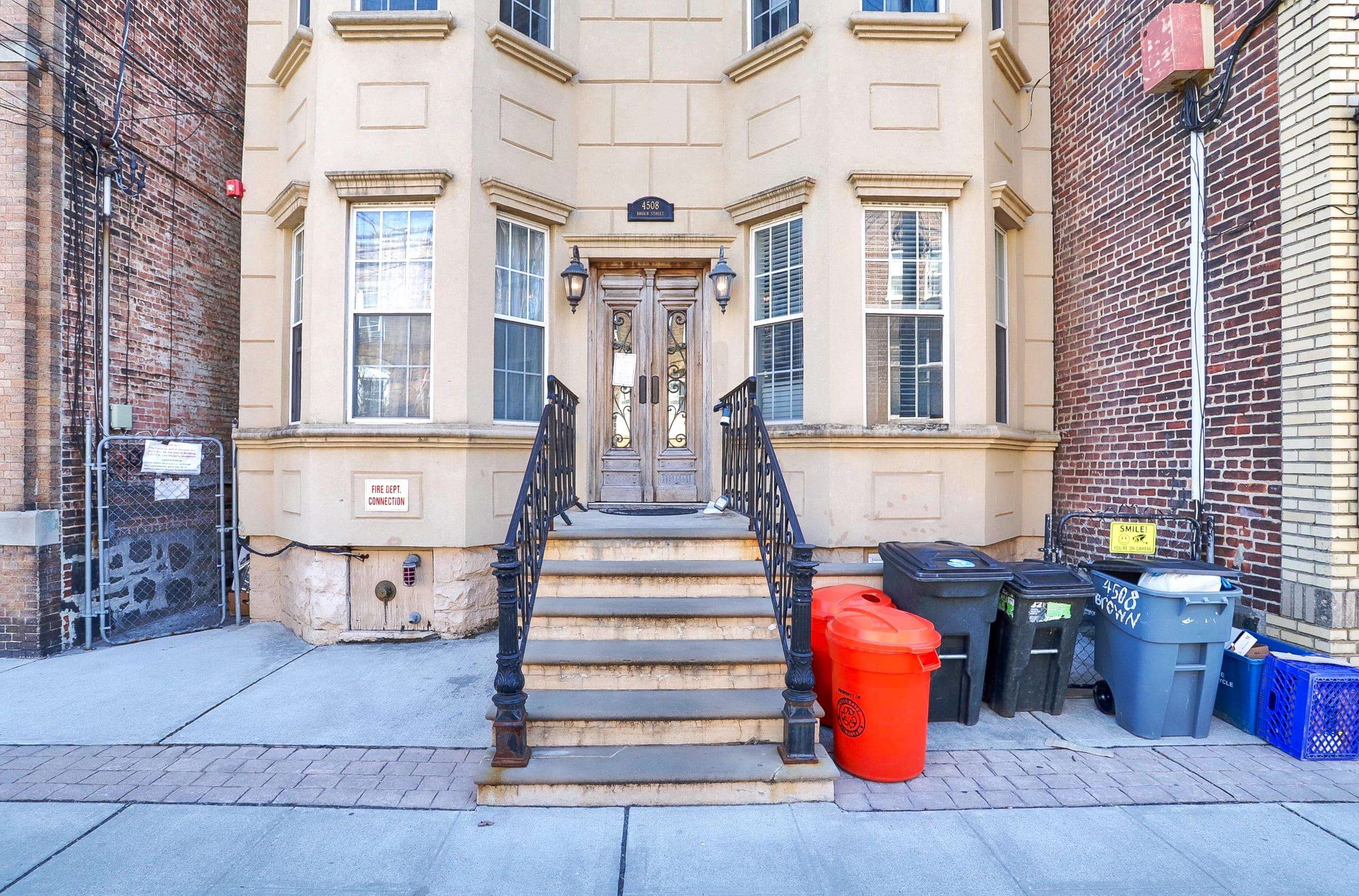 4508 BROWN ST Unit: 2L