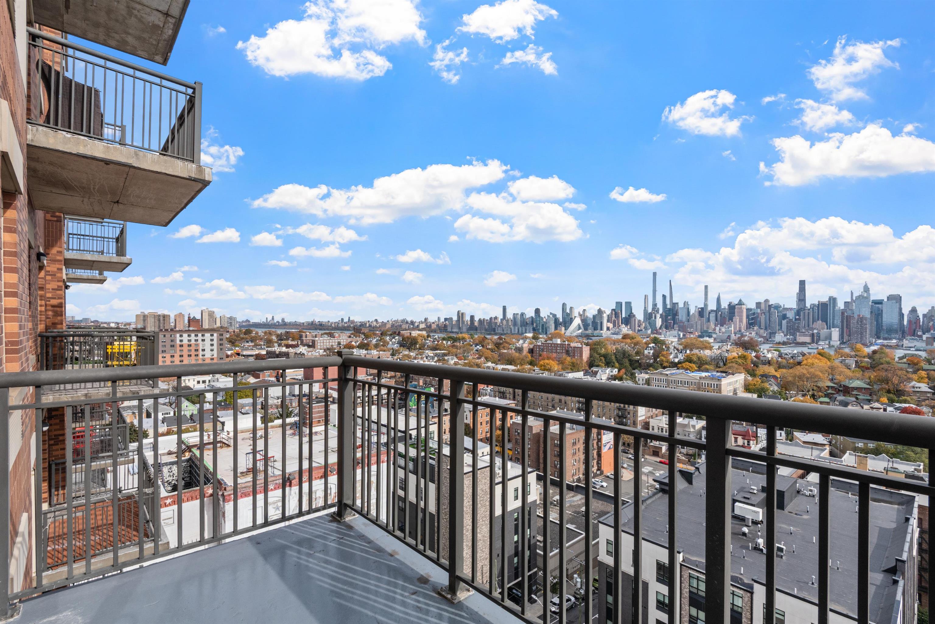 3312 HUDSON AVE Unit: 12F
