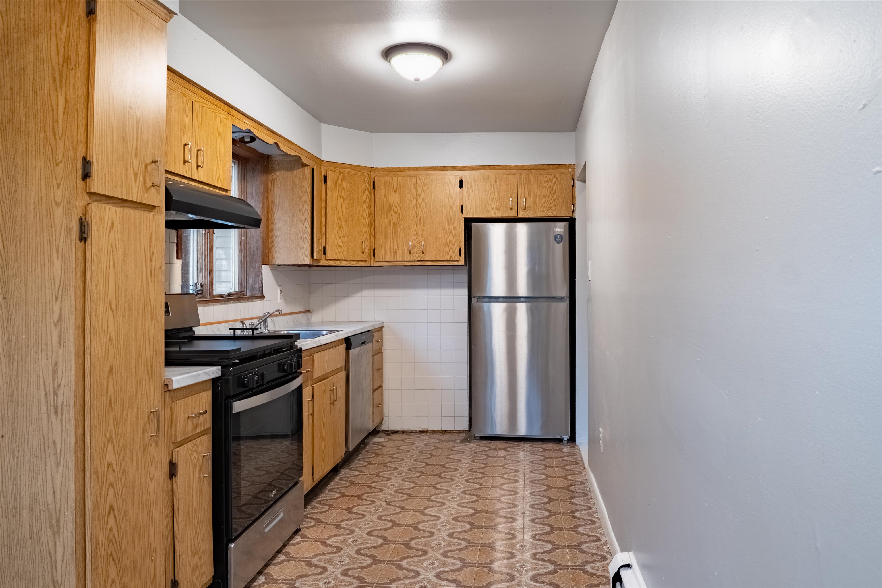 97 SANFORD PL Unit: 1