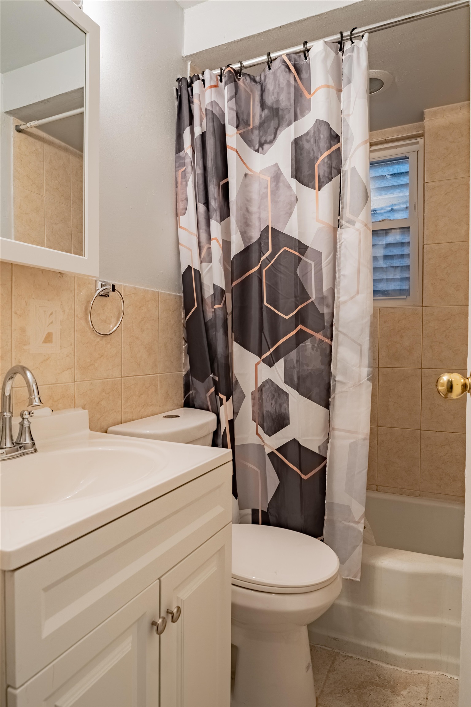 97 SANFORD PL Unit: 1