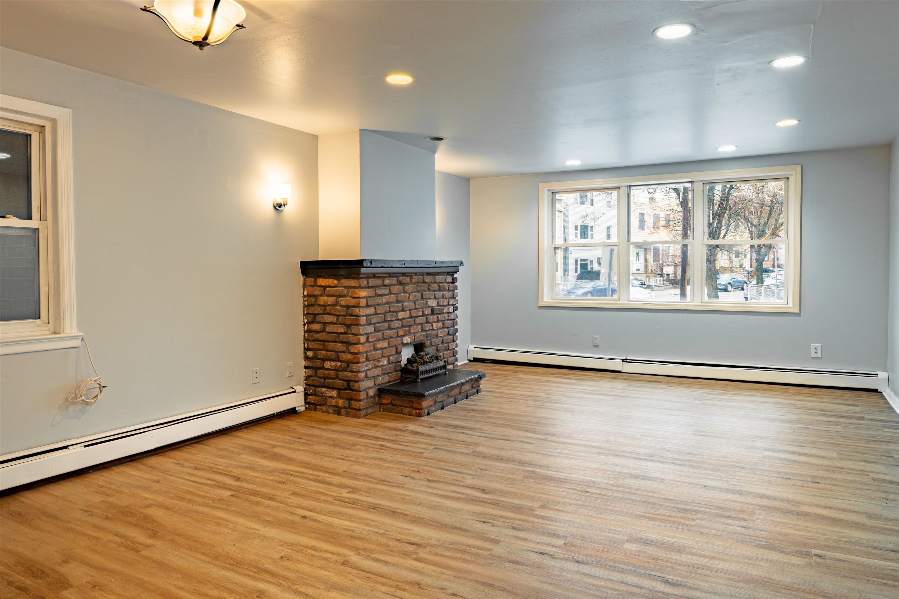 97 SANFORD PL Unit: 1