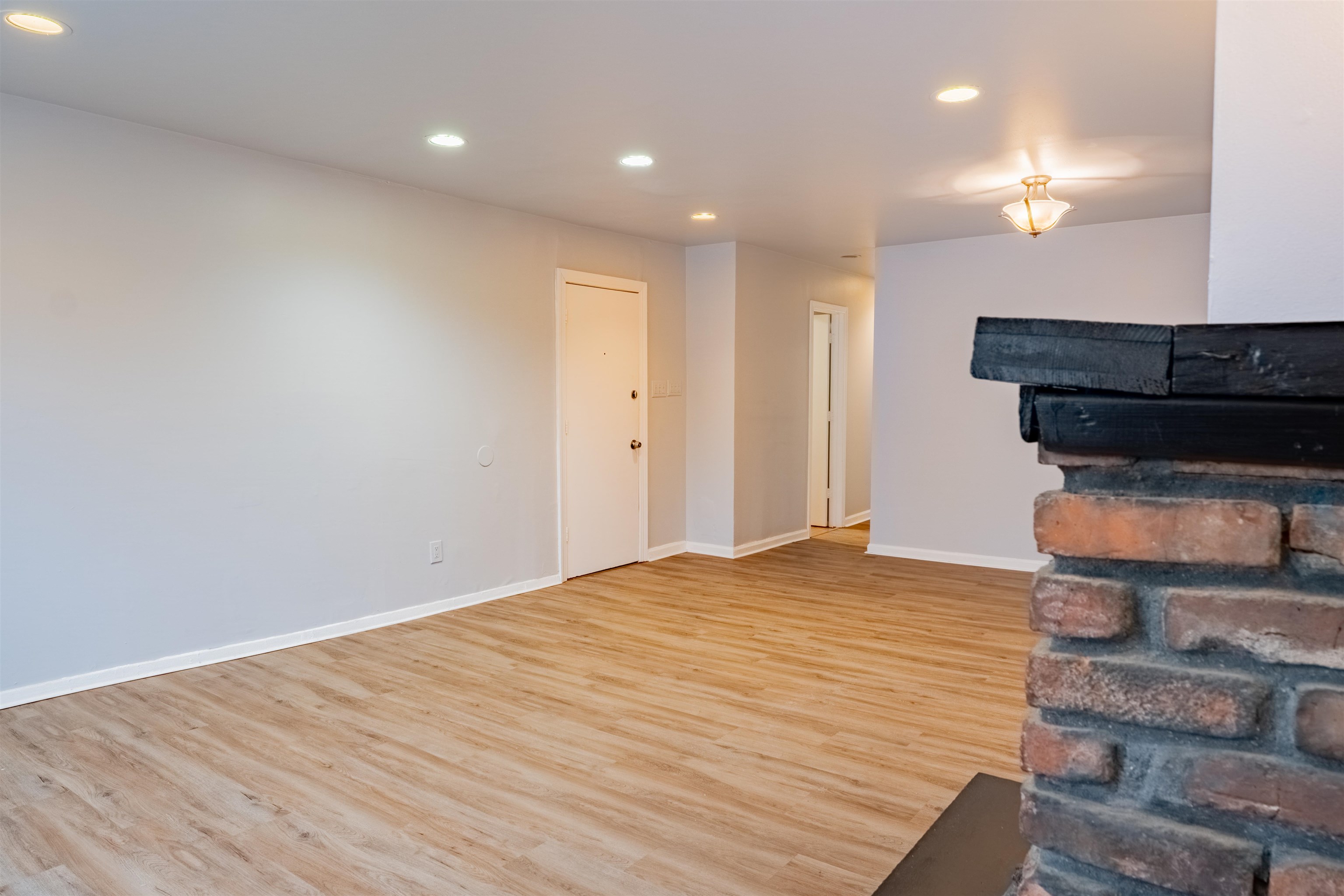 97 SANFORD PL Unit: 1