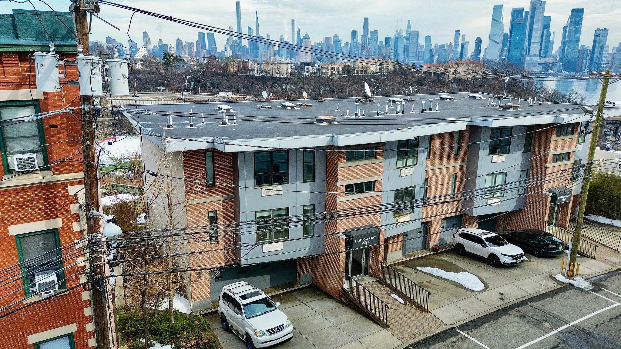 84 HACKENSACK PLANK RD Unit: 1