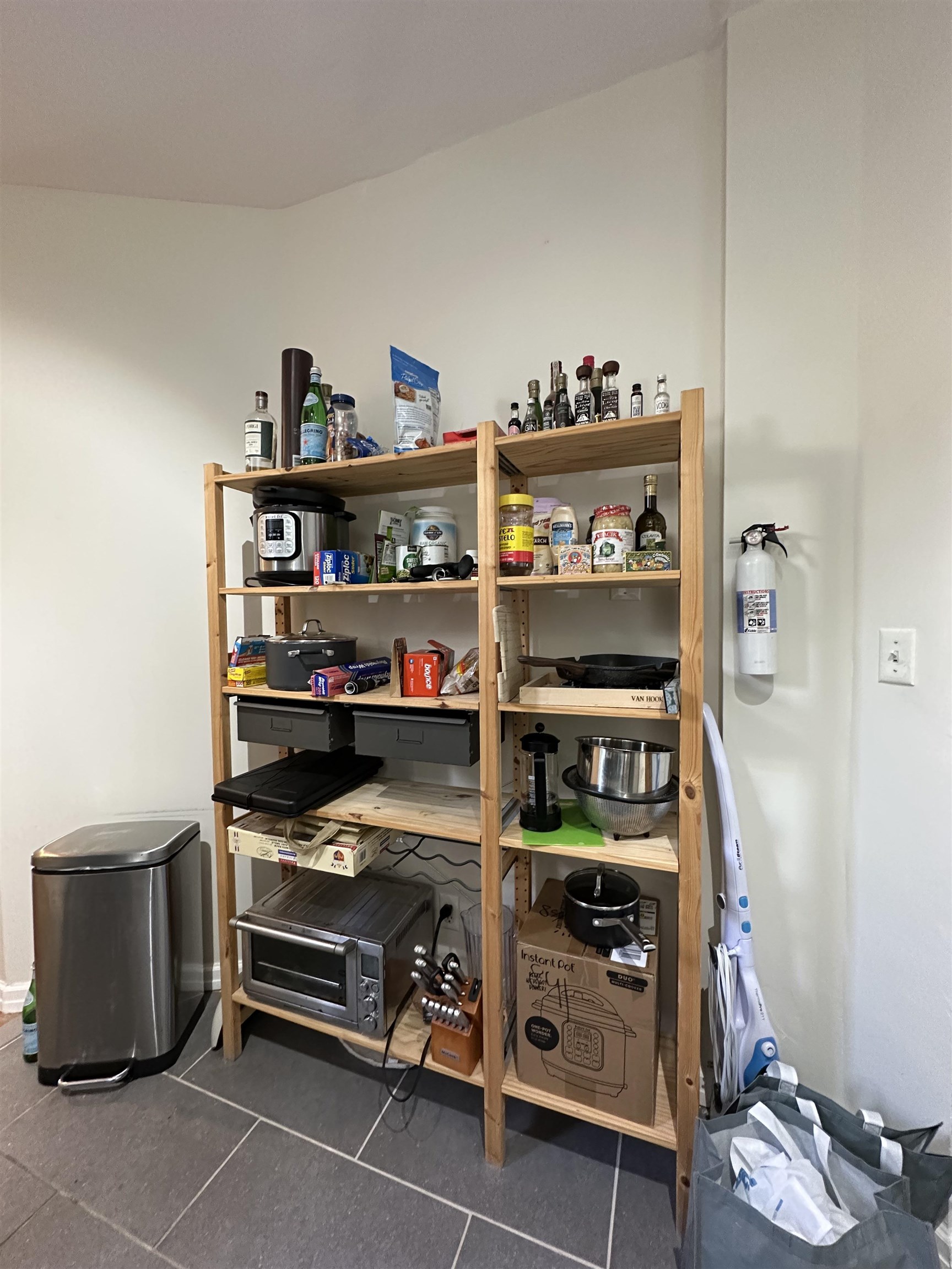 203 OGDEN AVE Unit: 6