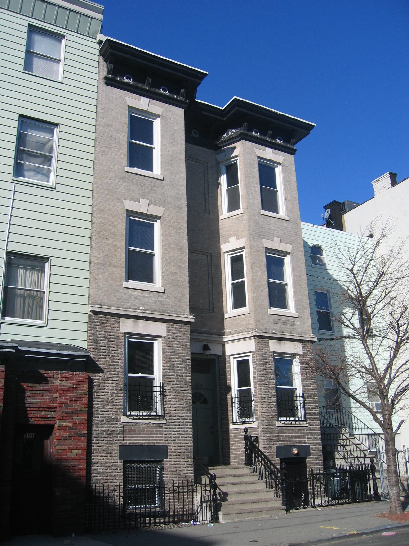 203 OGDEN AVE Unit: 6