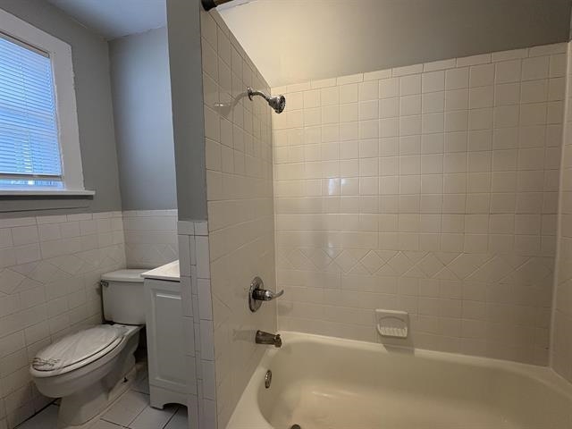 762 FOREST ST Unit: 3