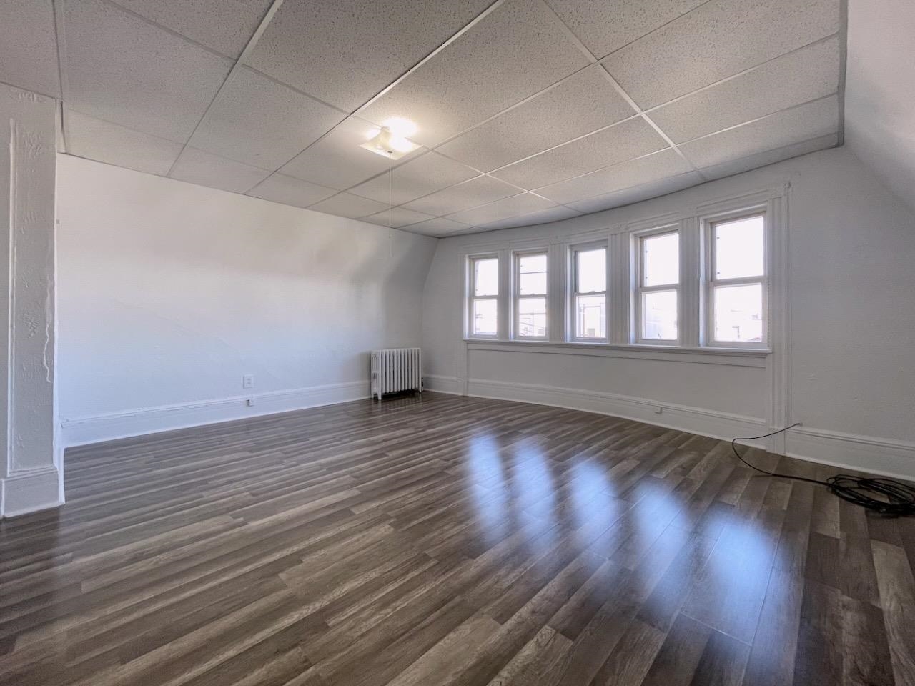 41 ZABRISKIE ST Unit: 3