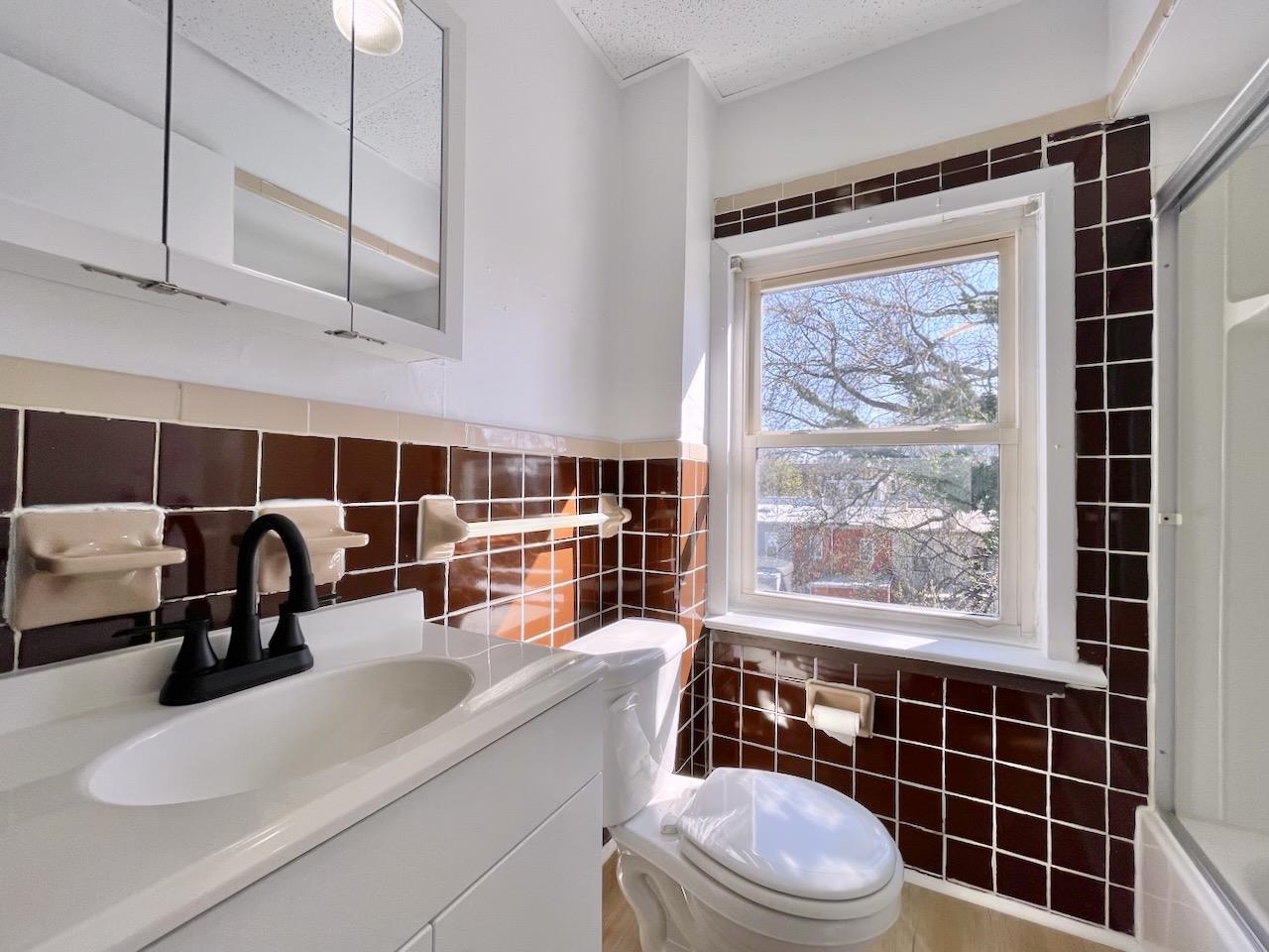 41 ZABRISKIE ST Unit: 3