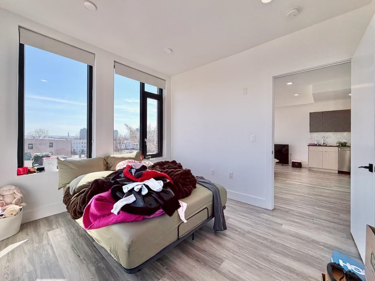 327 COMMUNIPAW AVE Unit: 503