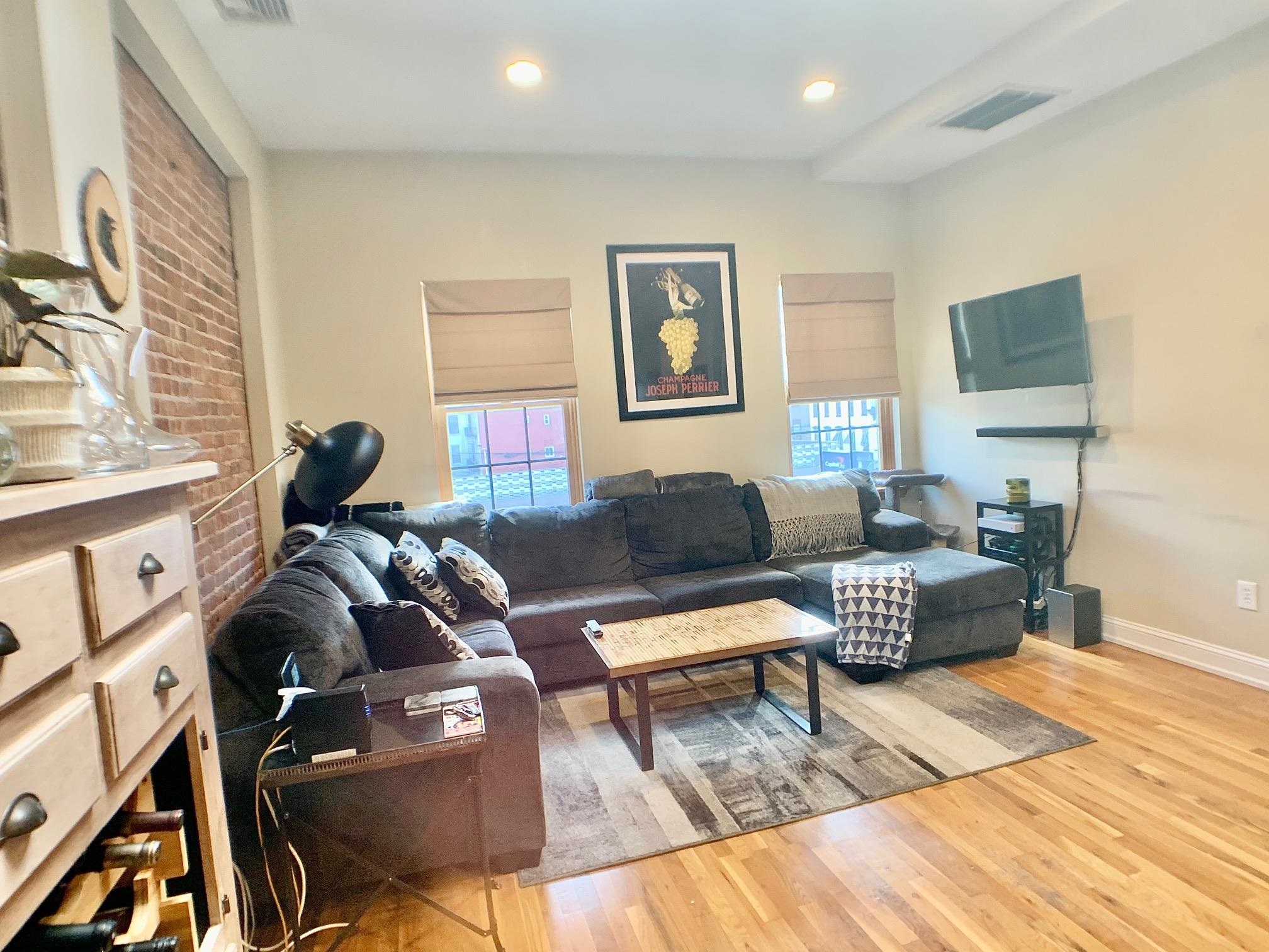 304 WASHINGTON ST Unit: 2