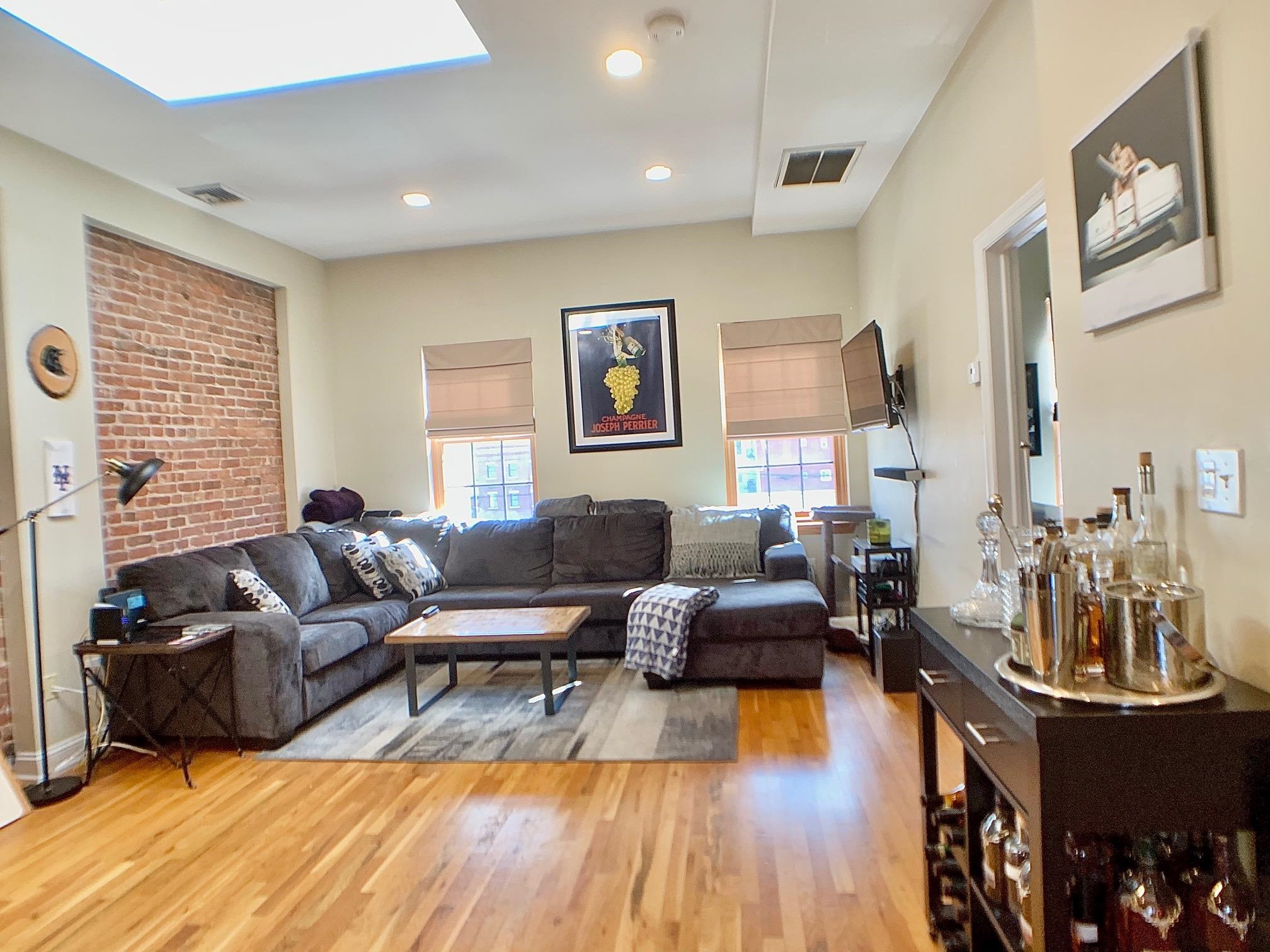 304 WASHINGTON ST Unit: 2