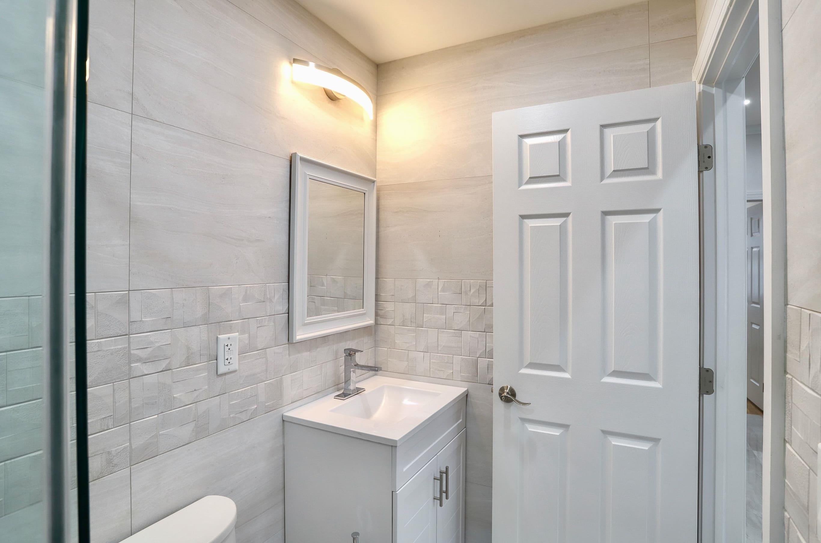 915 CENTRAL AVE Unit: 1