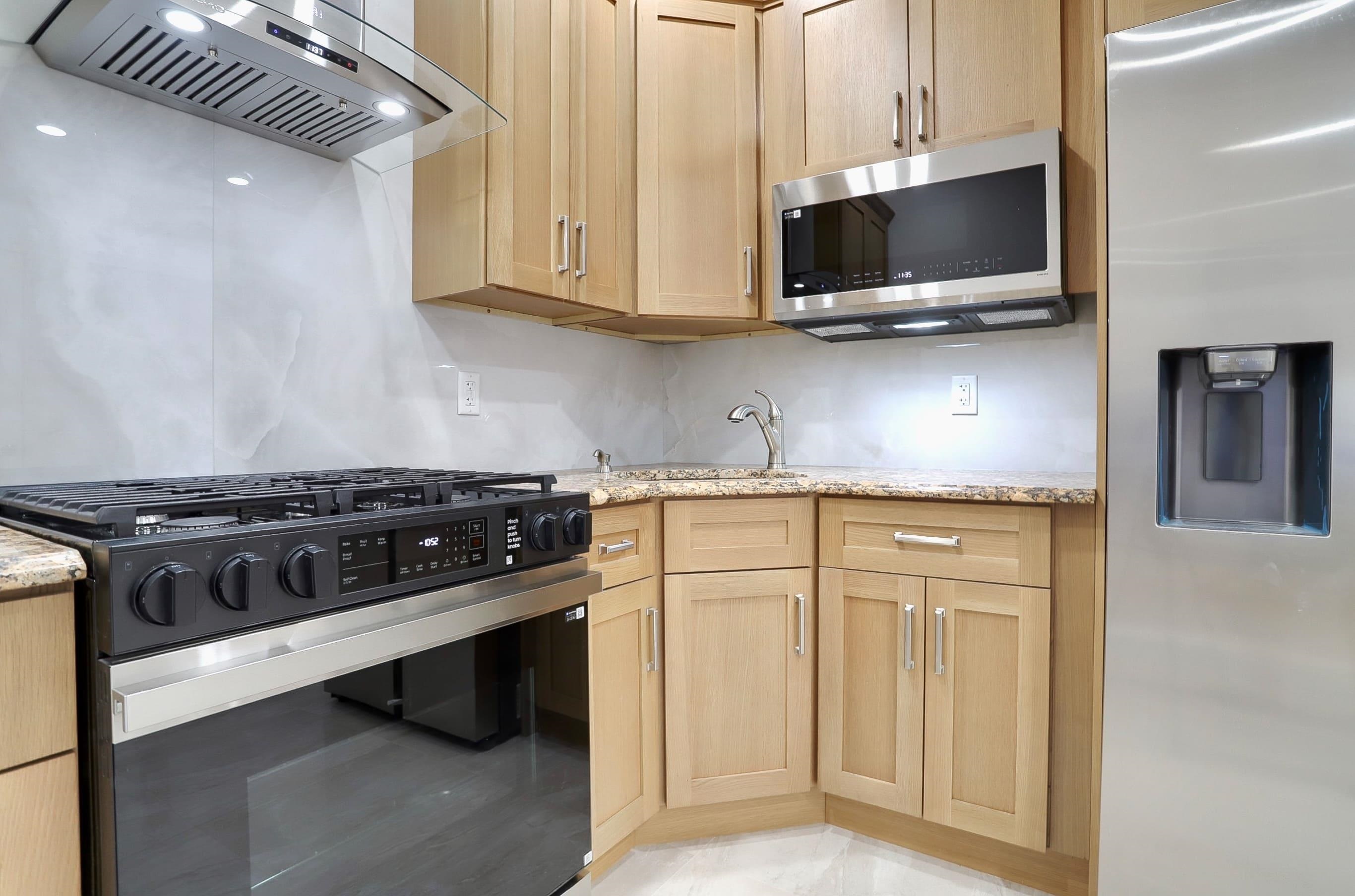 915 CENTRAL AVE Unit: 1