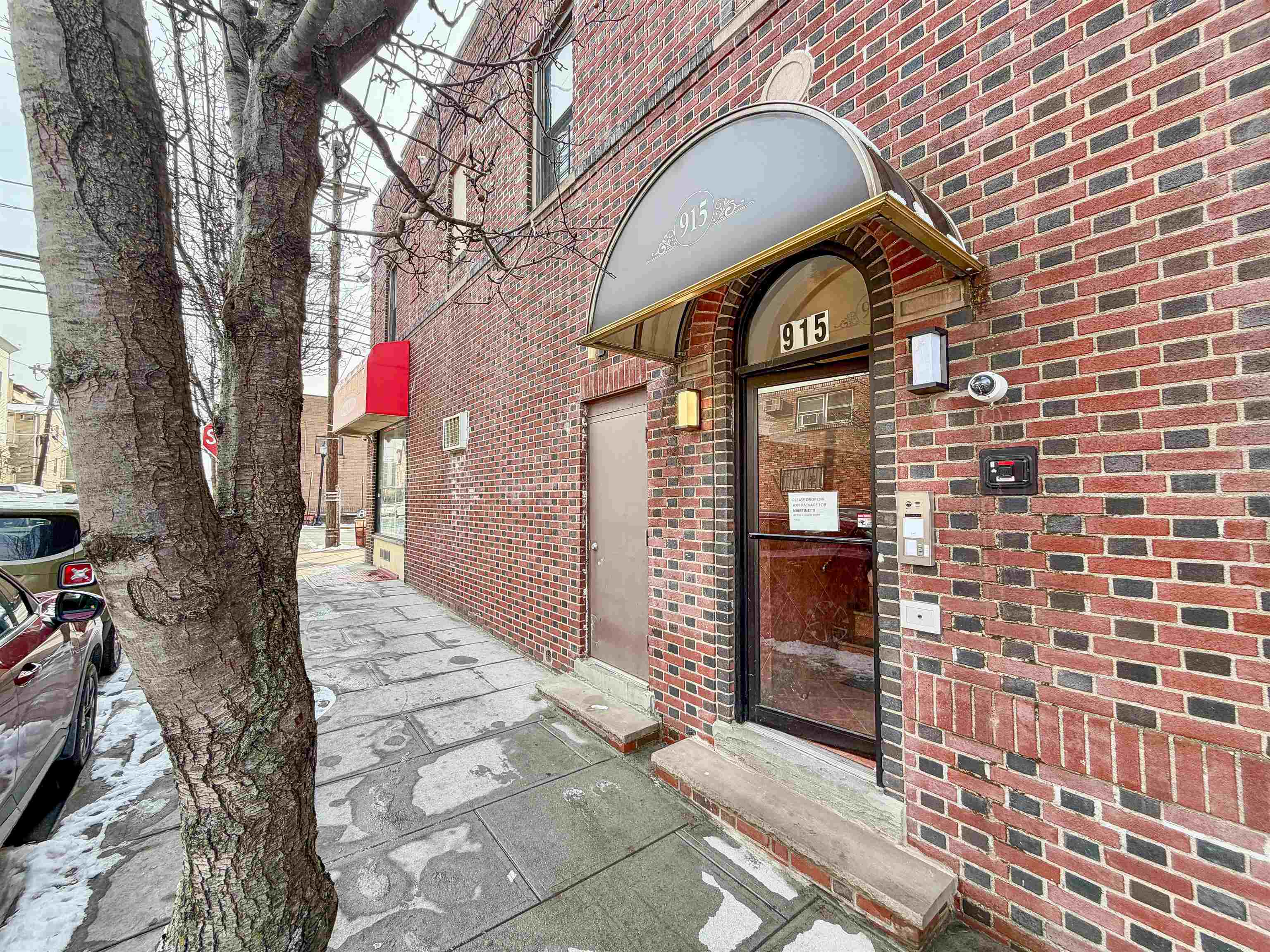 915 CENTRAL AVE Unit: 1