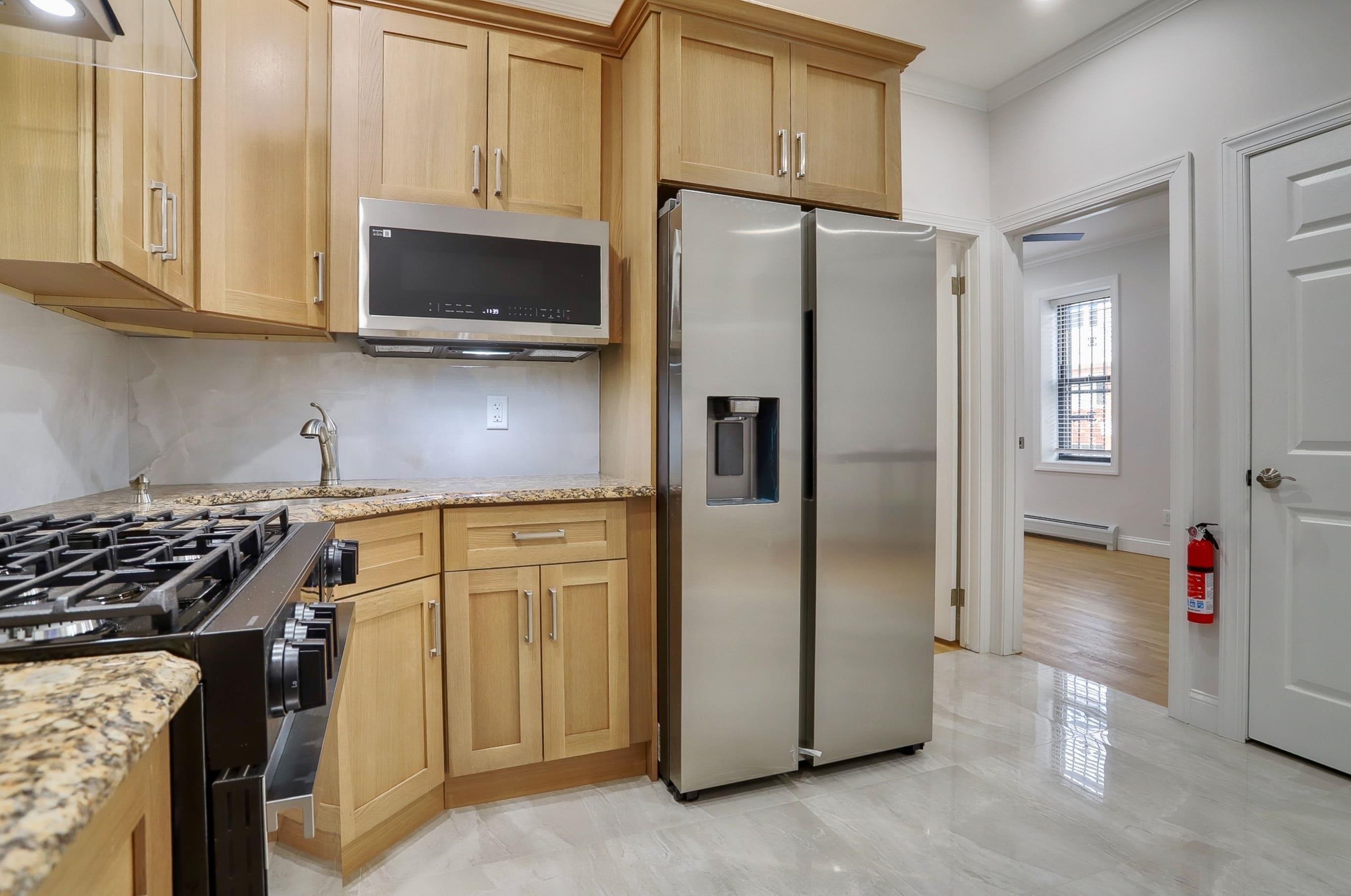 915 CENTRAL AVE Unit: 1