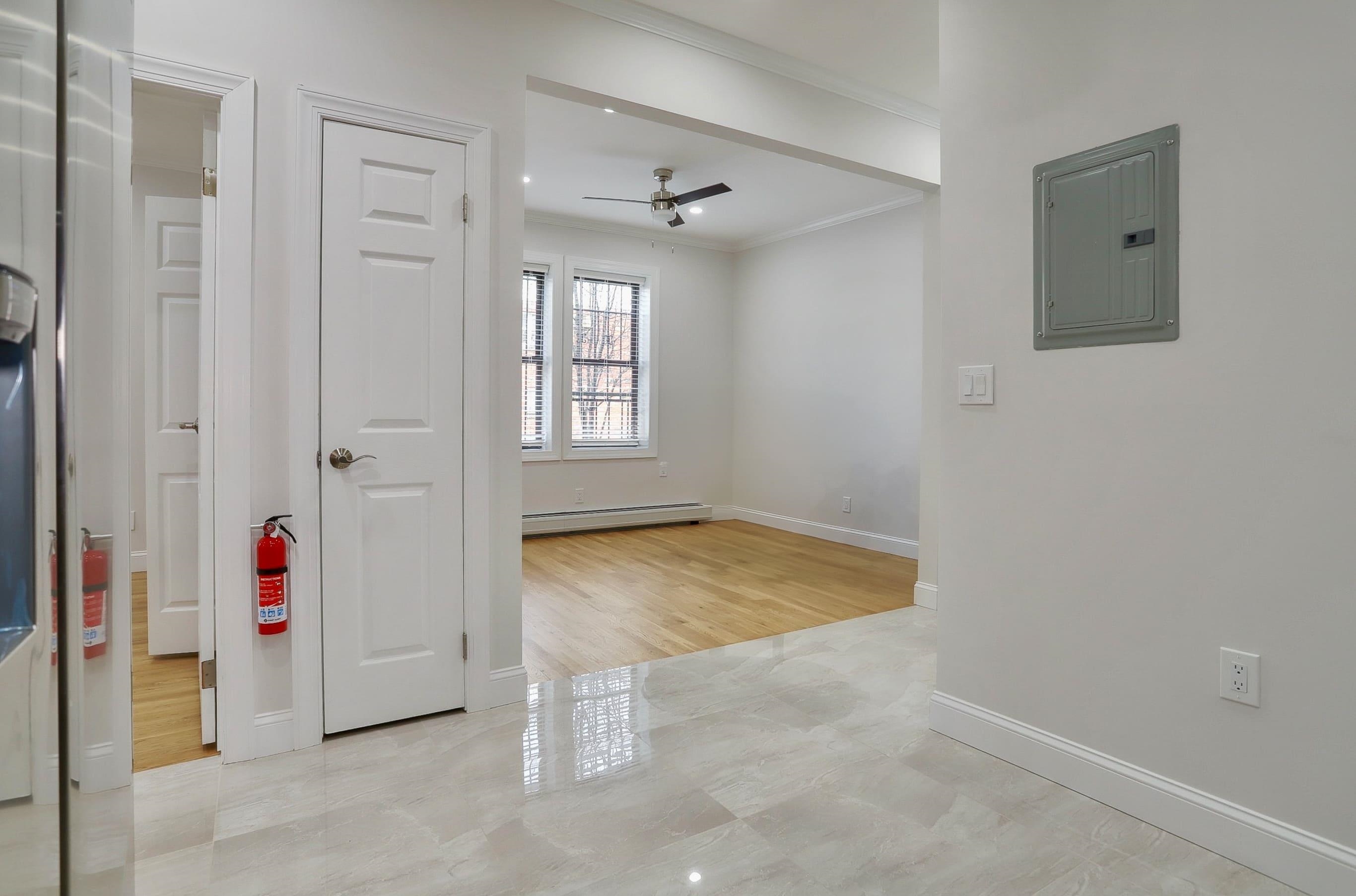 915 CENTRAL AVE Unit: 1