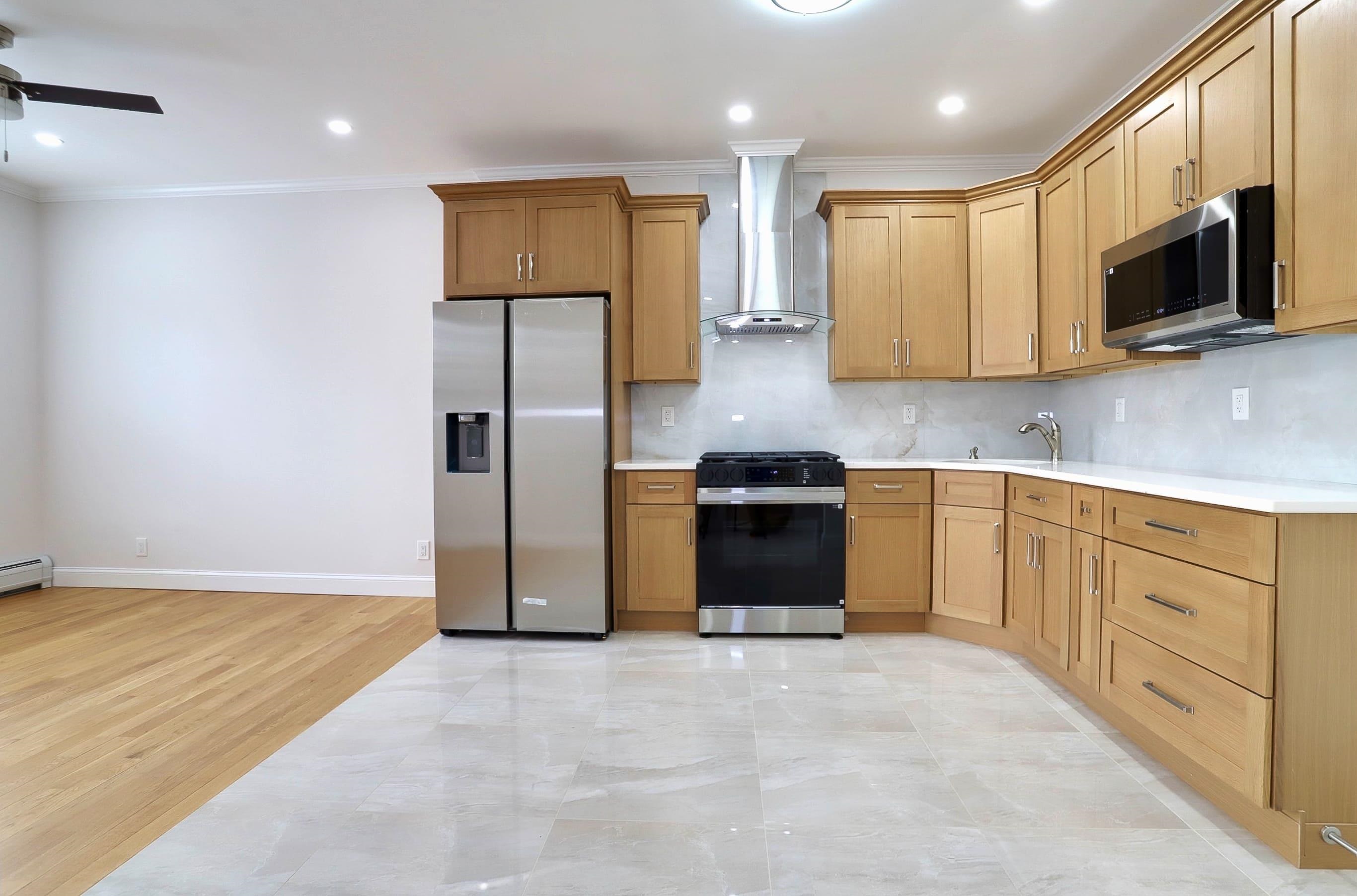 915 CENTRAL AVE Unit: 2