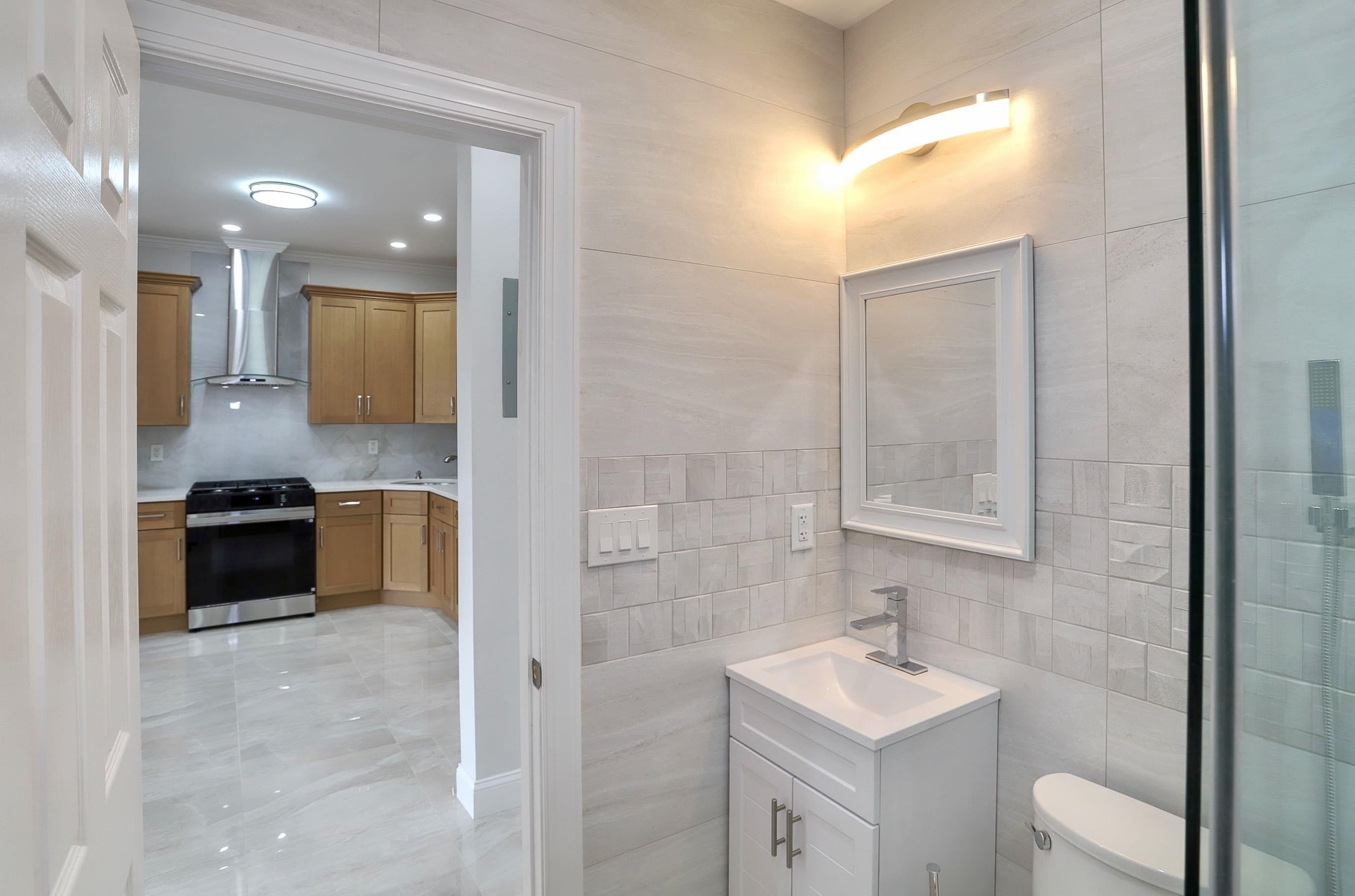 915 CENTRAL AVE Unit: 2