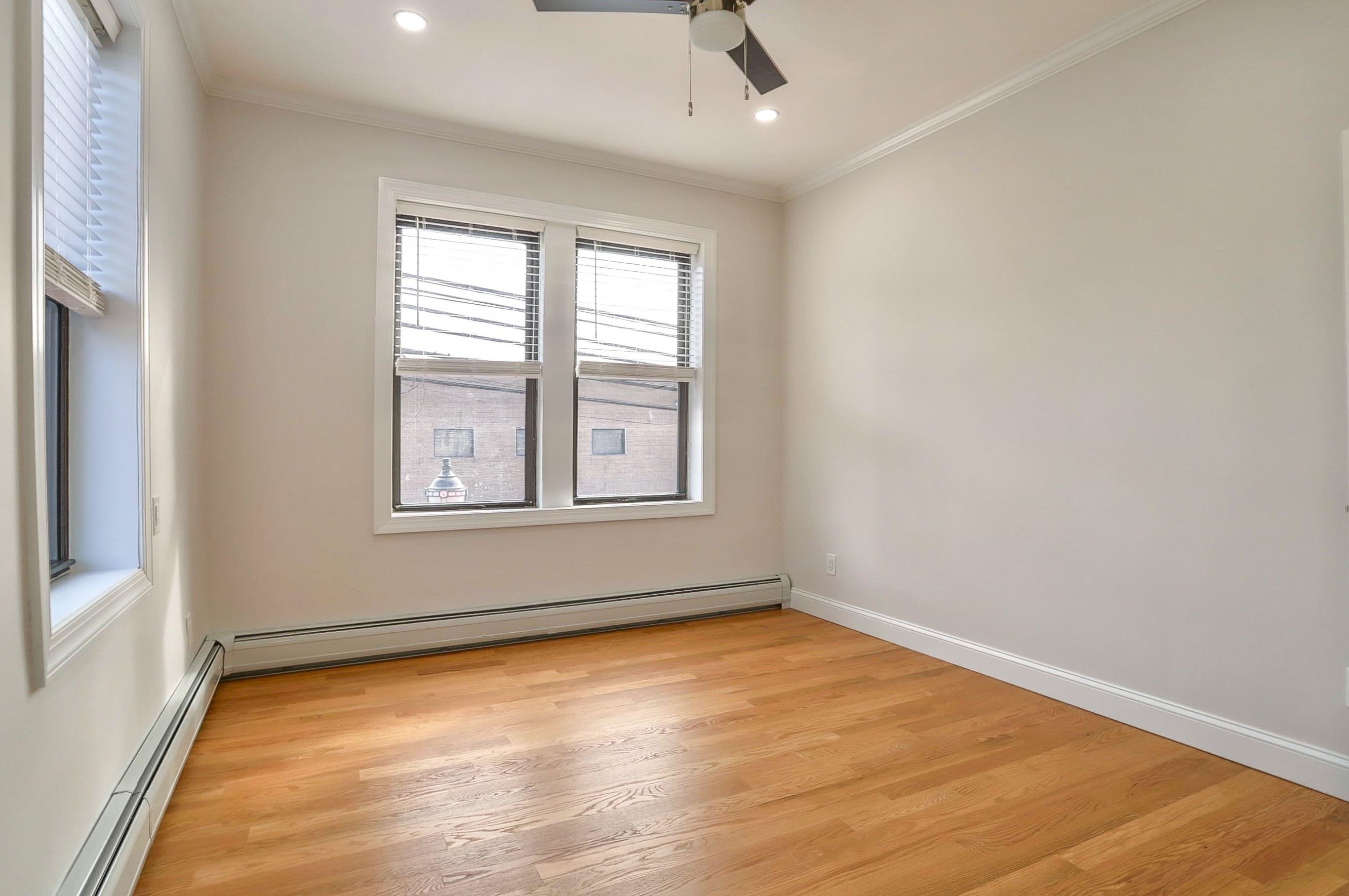 915 CENTRAL AVE Unit: 2