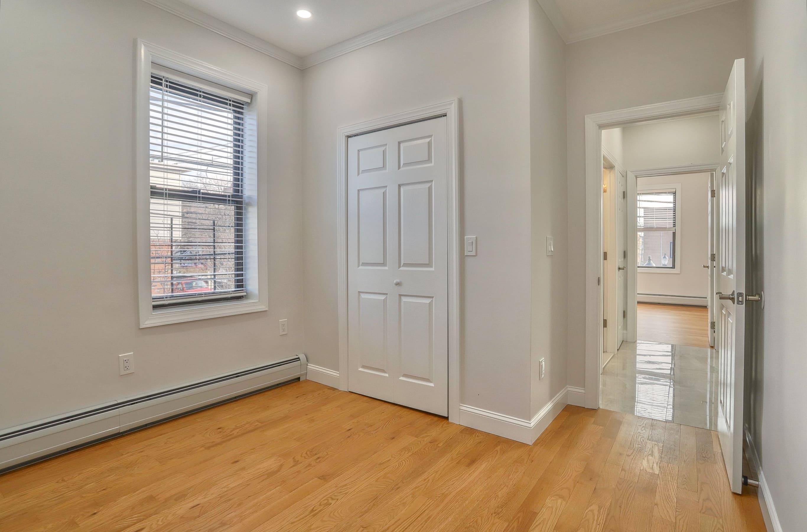 915 CENTRAL AVE Unit: 2