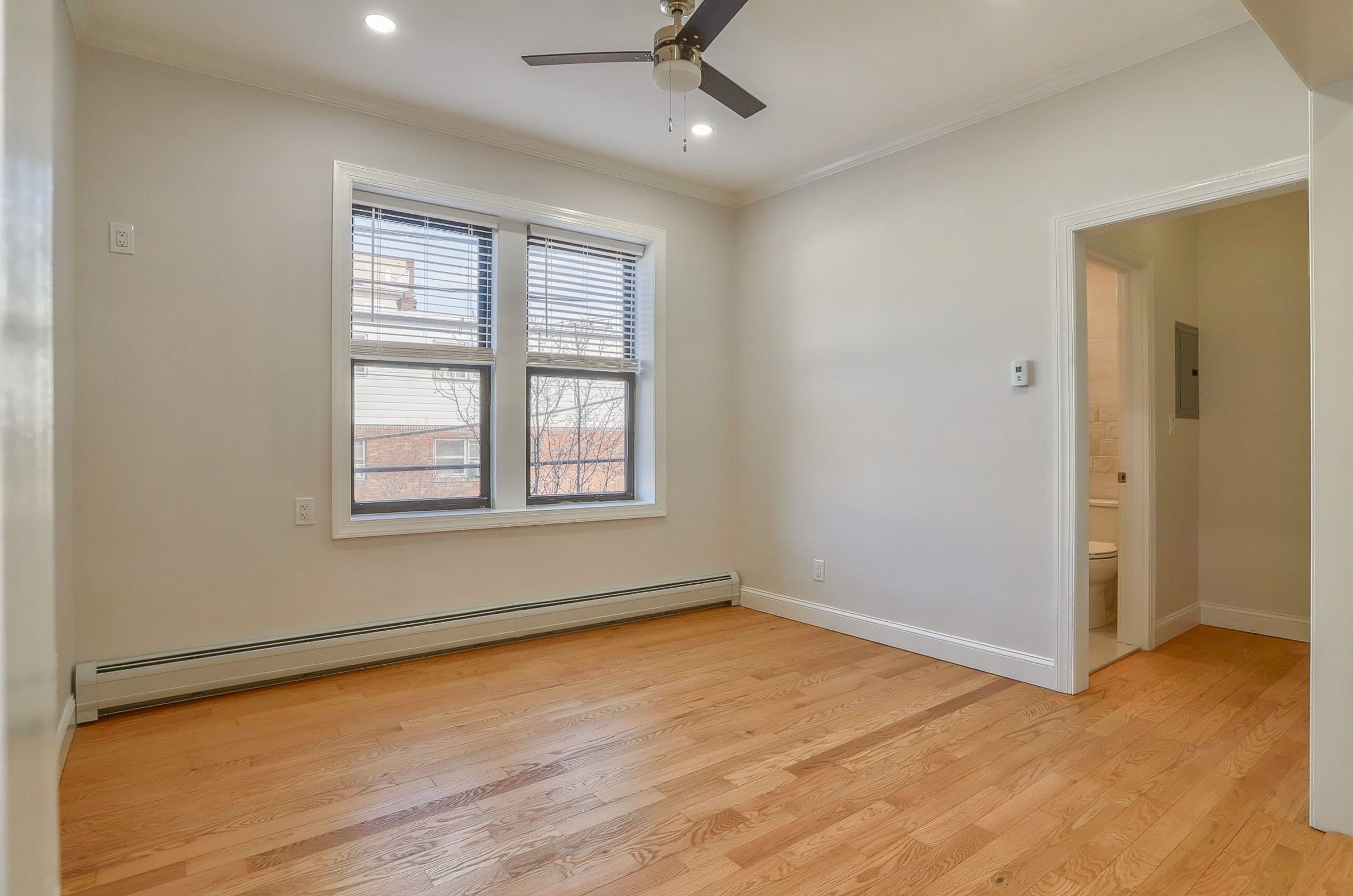 915 CENTRAL AVE Unit: 3