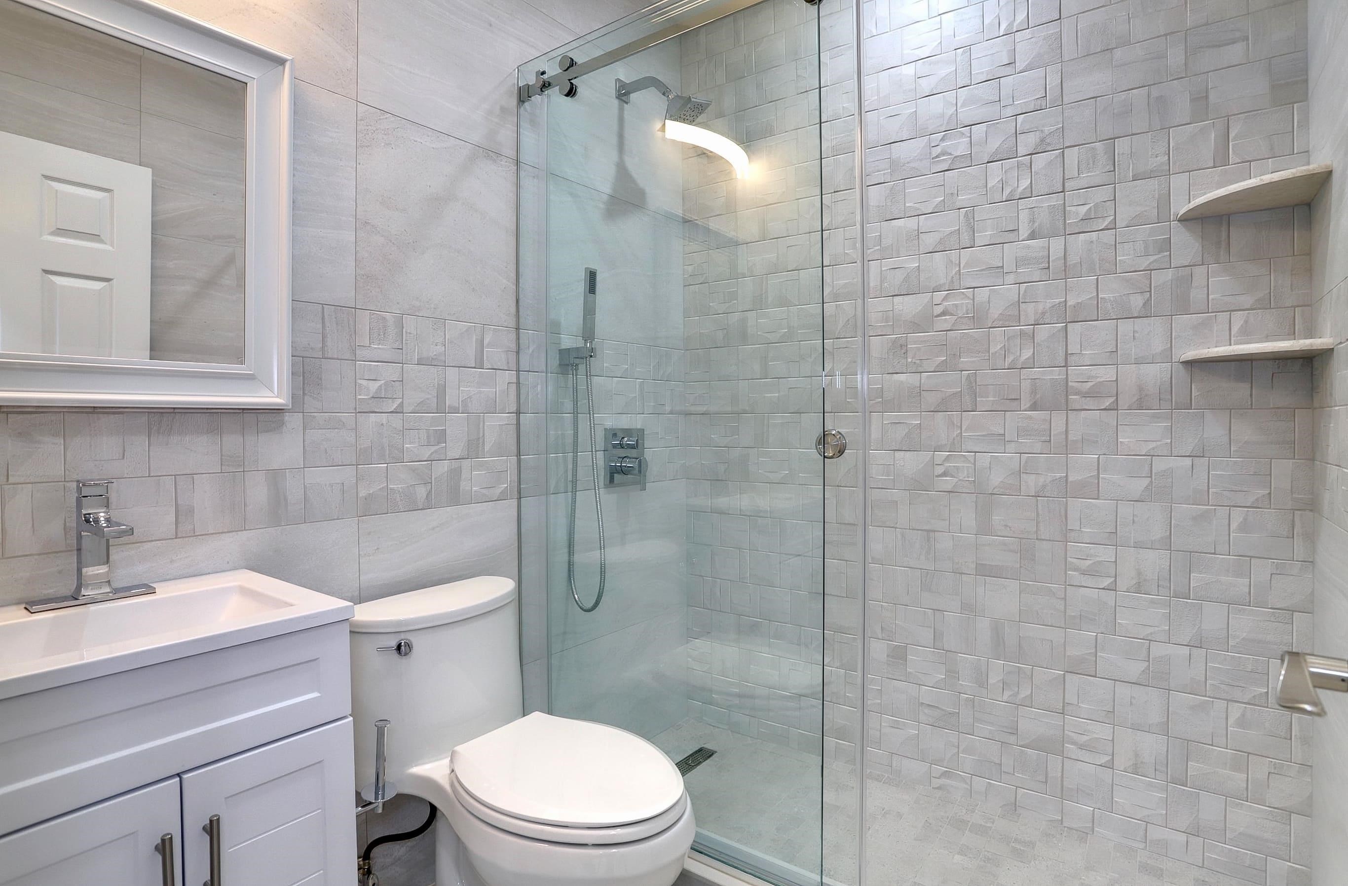 915 CENTRAL AVE Unit: 3