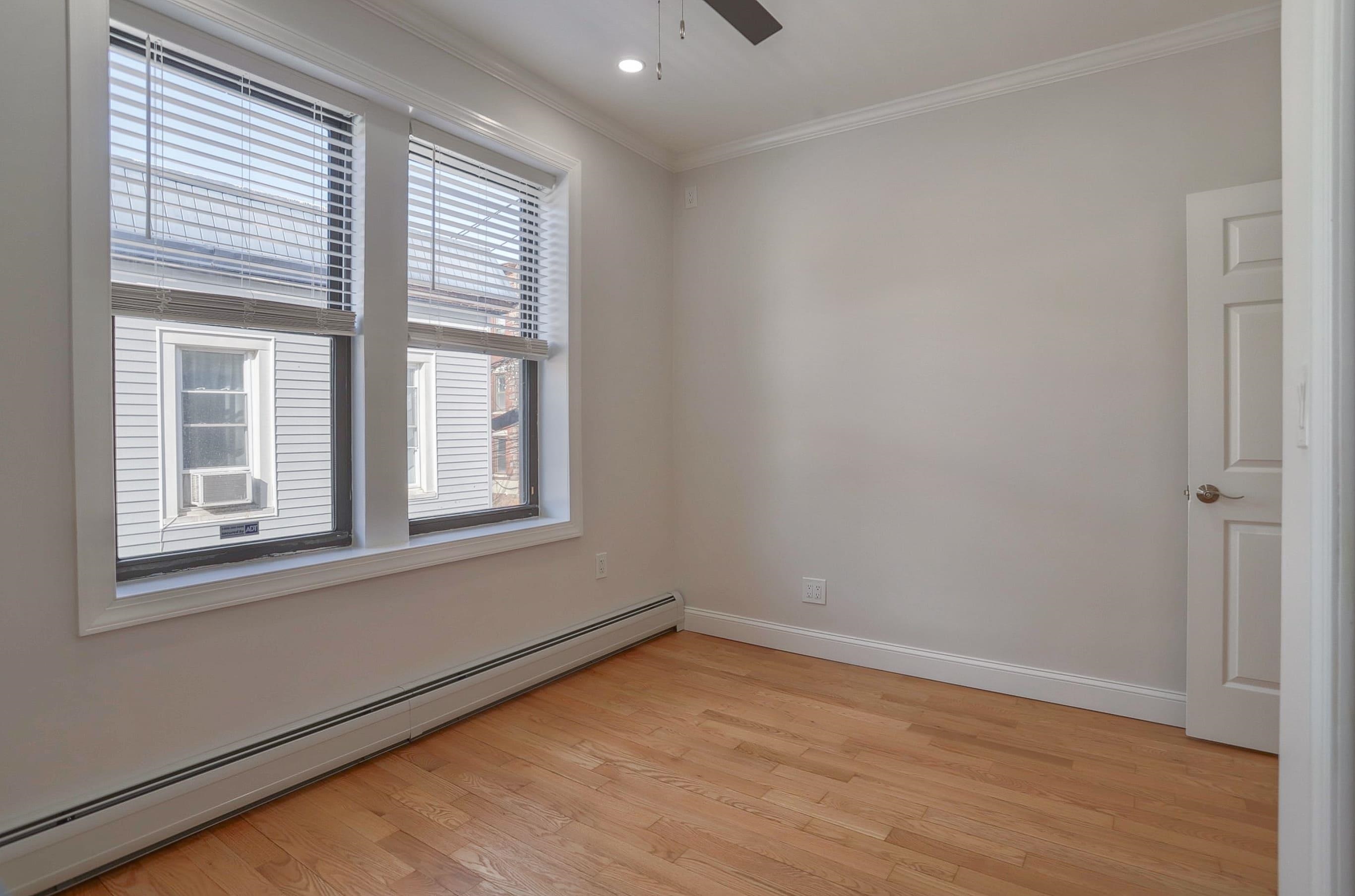 915 CENTRAL AVE Unit: 3