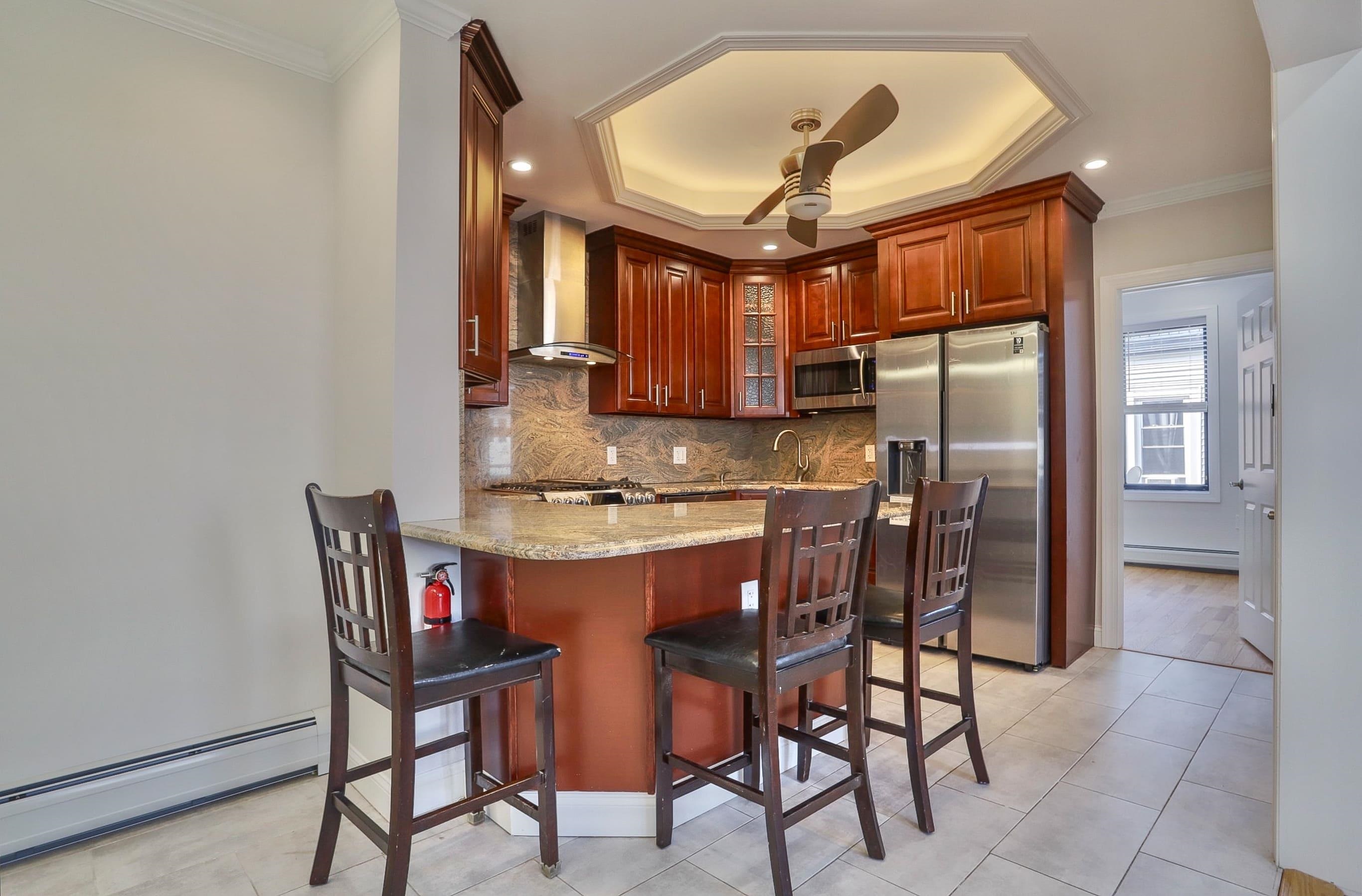 915 CENTRAL AVE Unit: 3