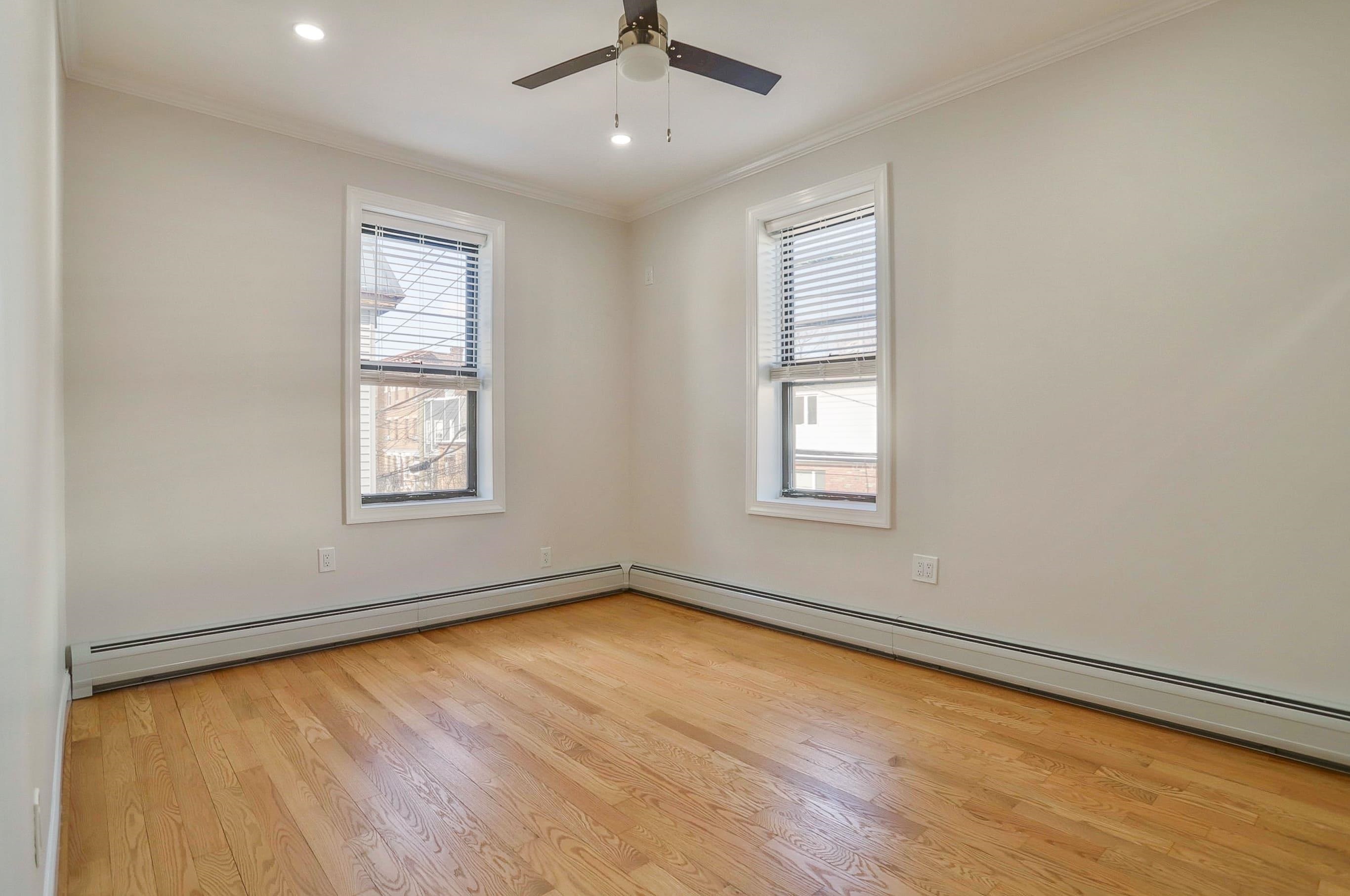 915 CENTRAL AVE Unit: 3