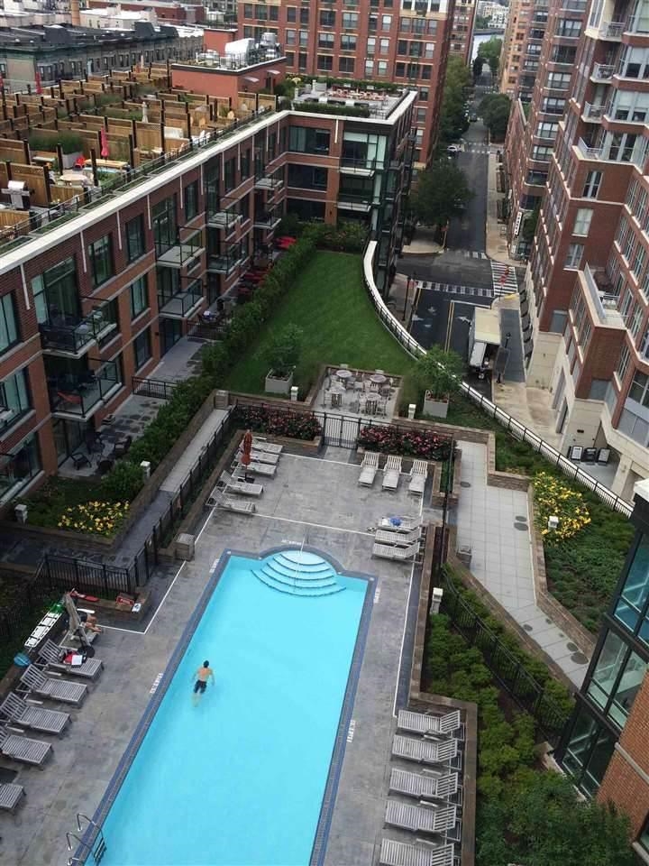 1100 MAXWELL LANE Unit: 1006